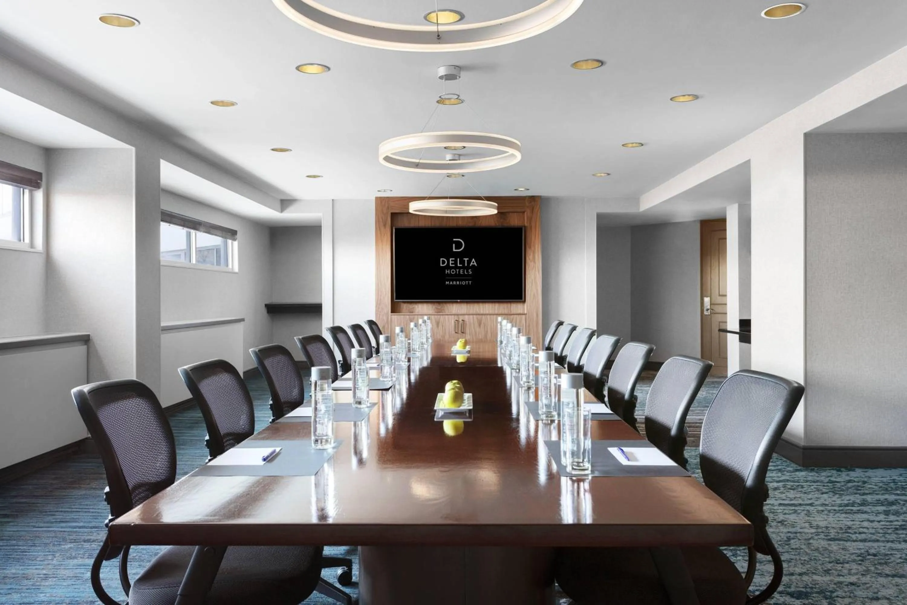 Meeting/conference room in Delta Hotels by Marriott Woodbridge