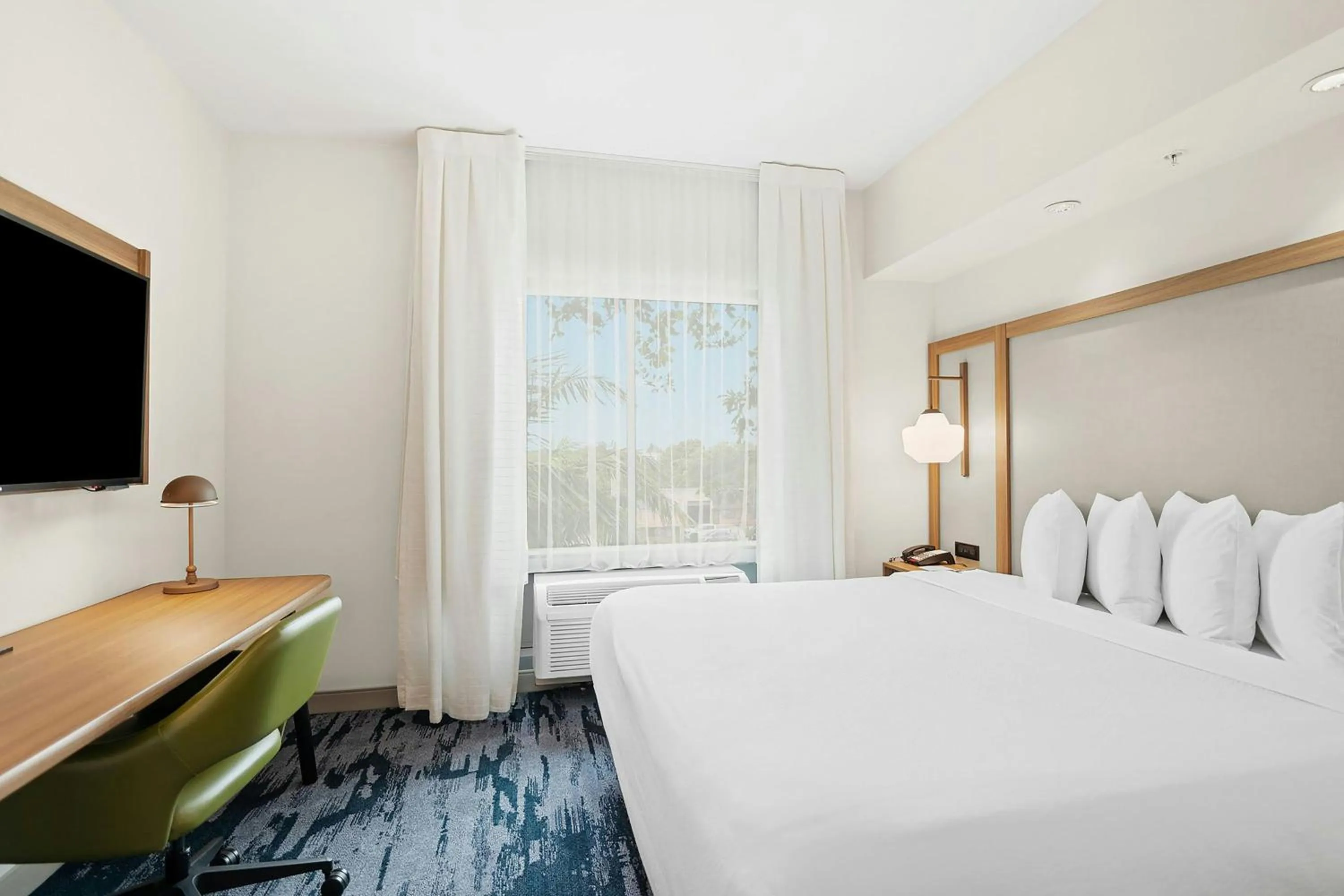 Photo of the whole room, Bed in Fairfield Inn & Suites Fort Lauderdale Airport & Cruise Port