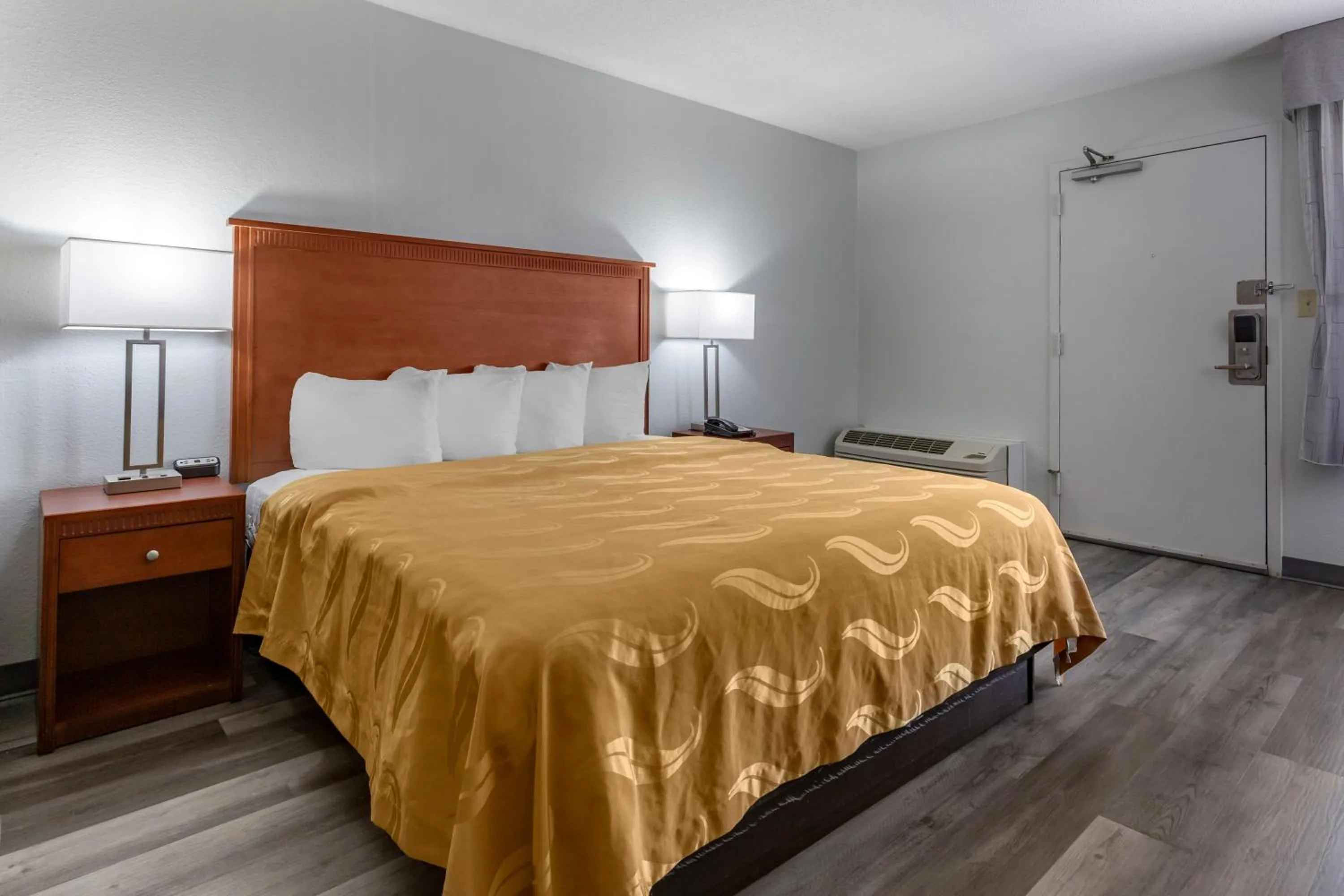 Bedroom, Bed in Quality Inn Fayetteville near Fort Bragg