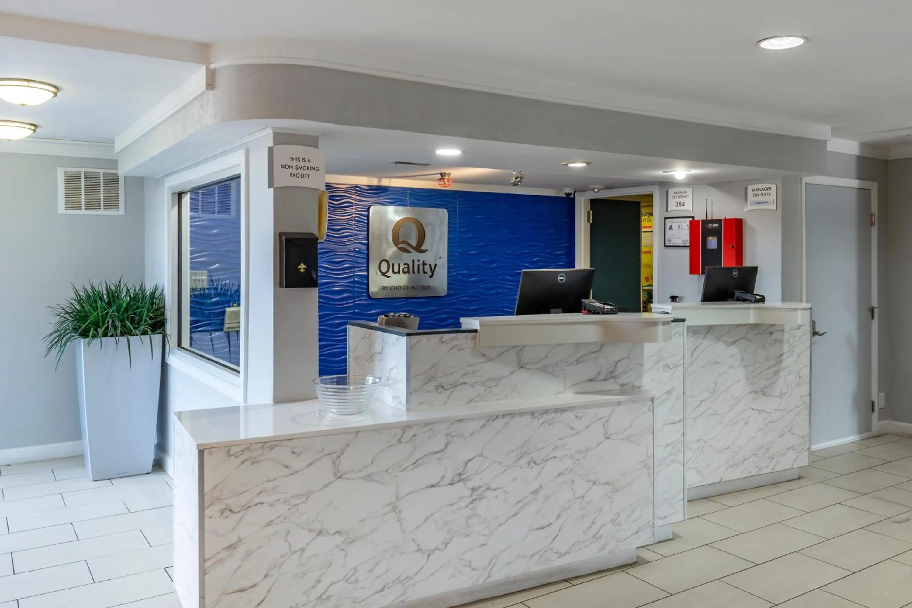 Lobby or reception in Quality Inn Fayetteville near Fort Bragg