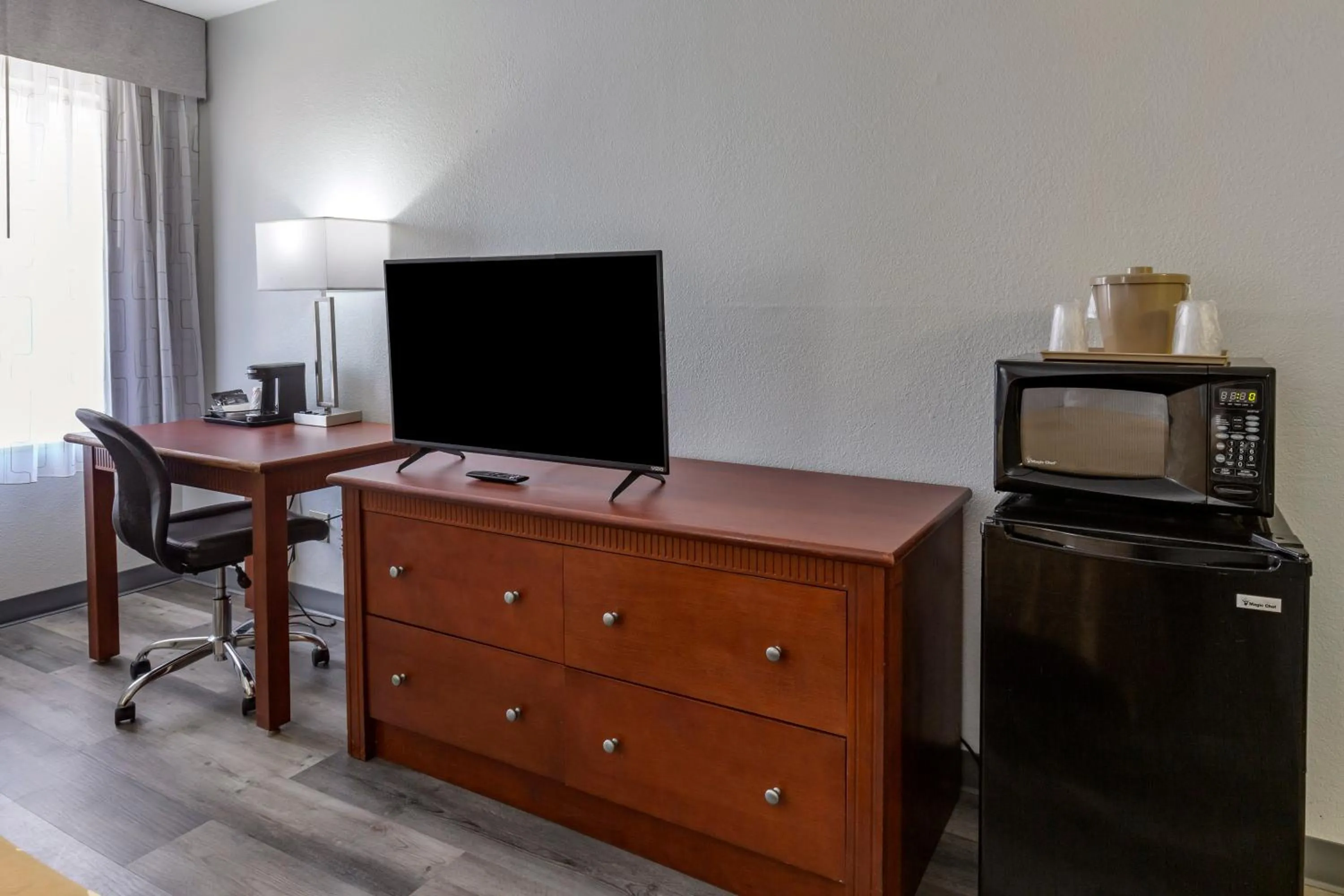 TV and multimedia in Quality Inn Fayetteville near Fort Bragg