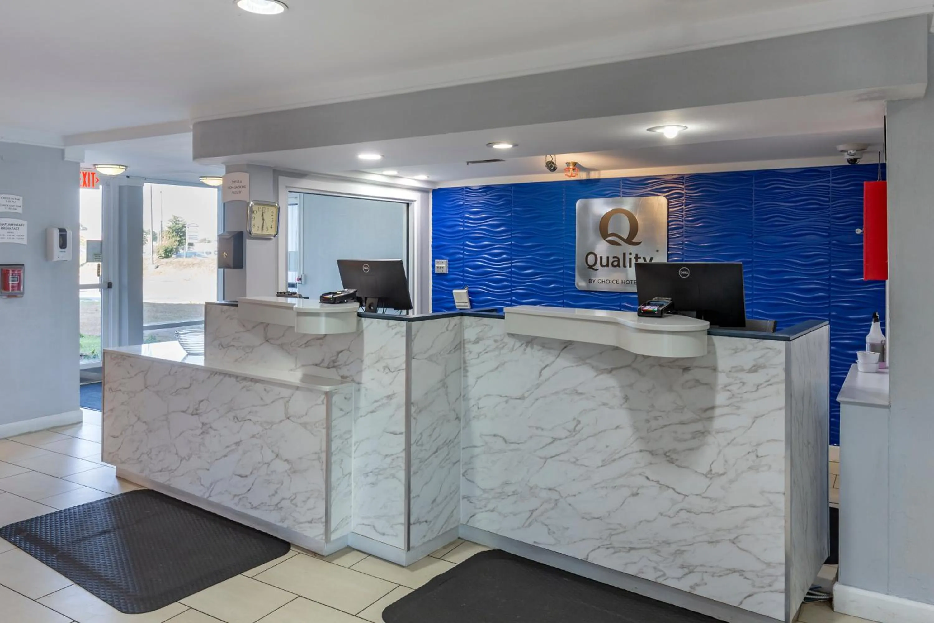 Lobby or reception in Quality Inn Fayetteville near Fort Bragg