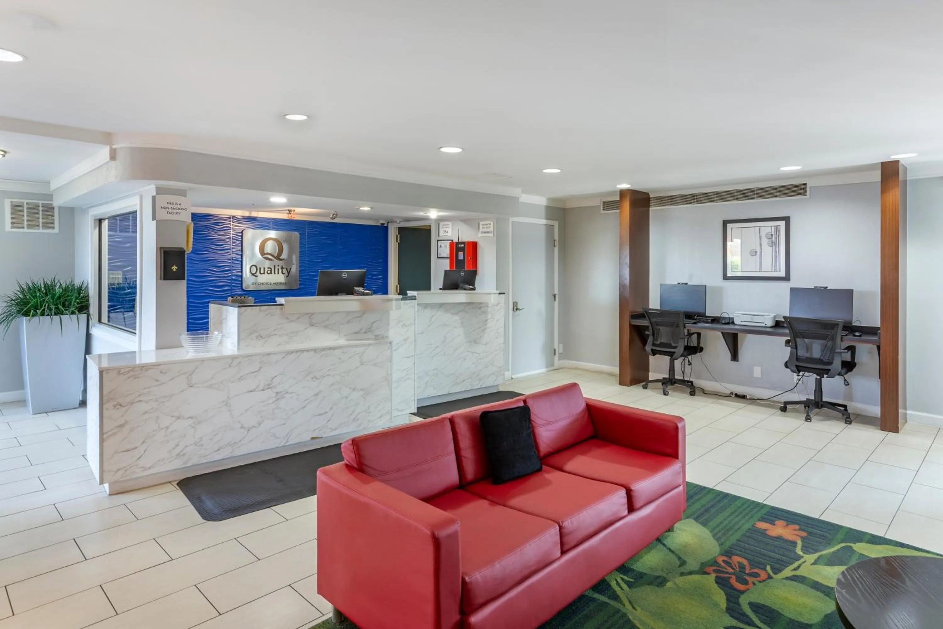 Lobby or reception in Quality Inn Fayetteville near Fort Bragg