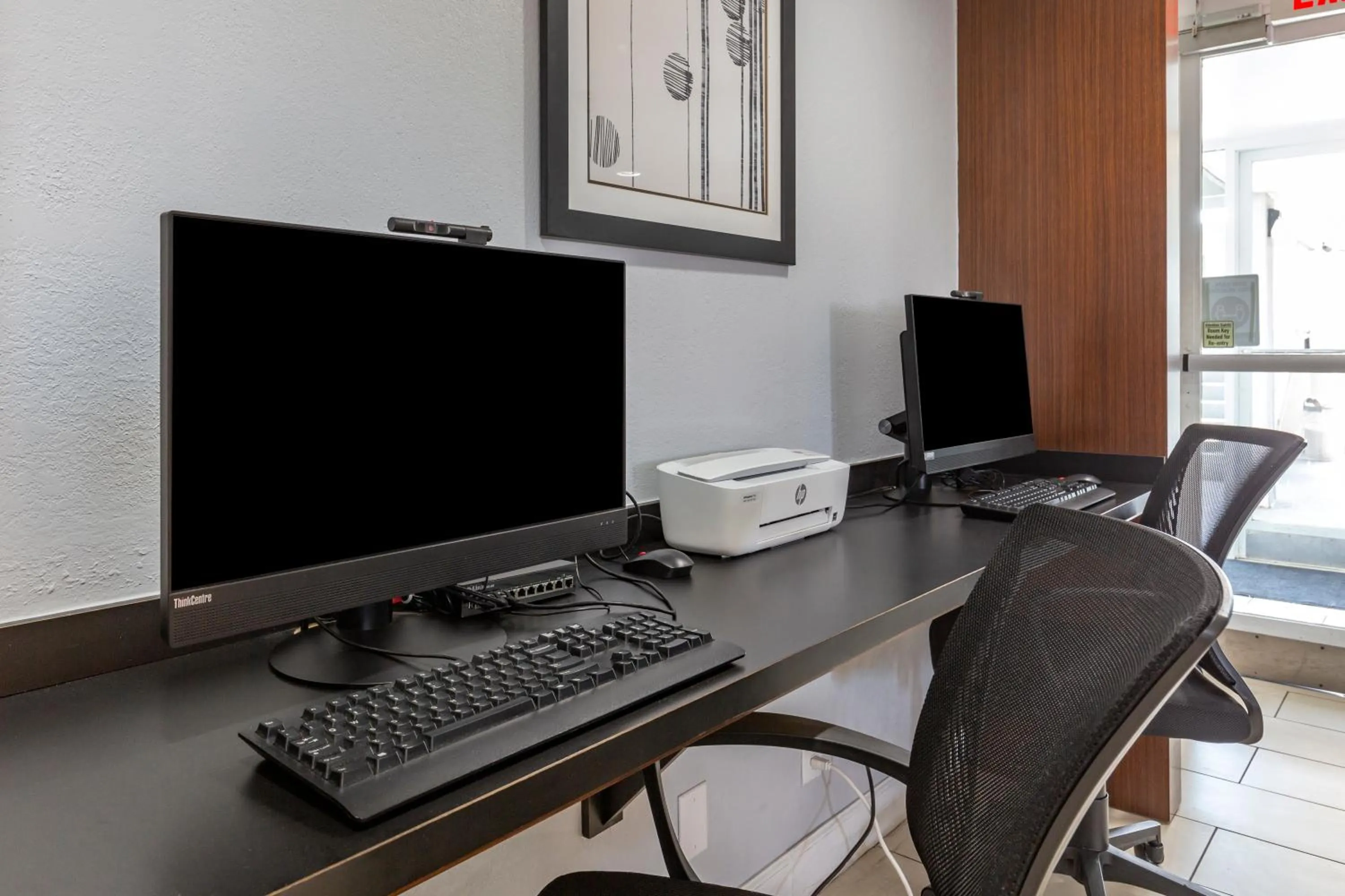locker in Quality Inn Fayetteville near Fort Bragg