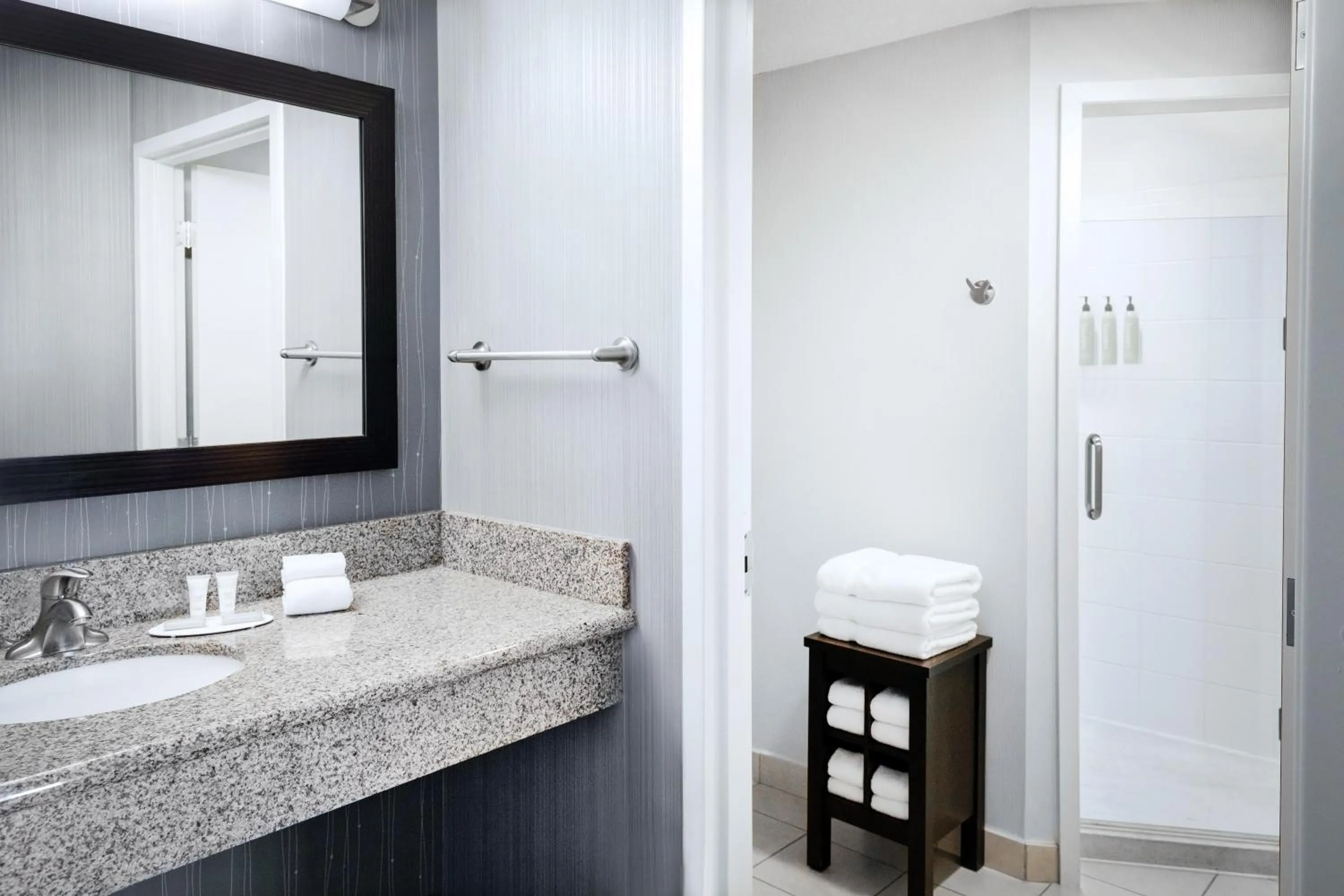 Bathroom in Courtyard By Marriott Sioux Falls