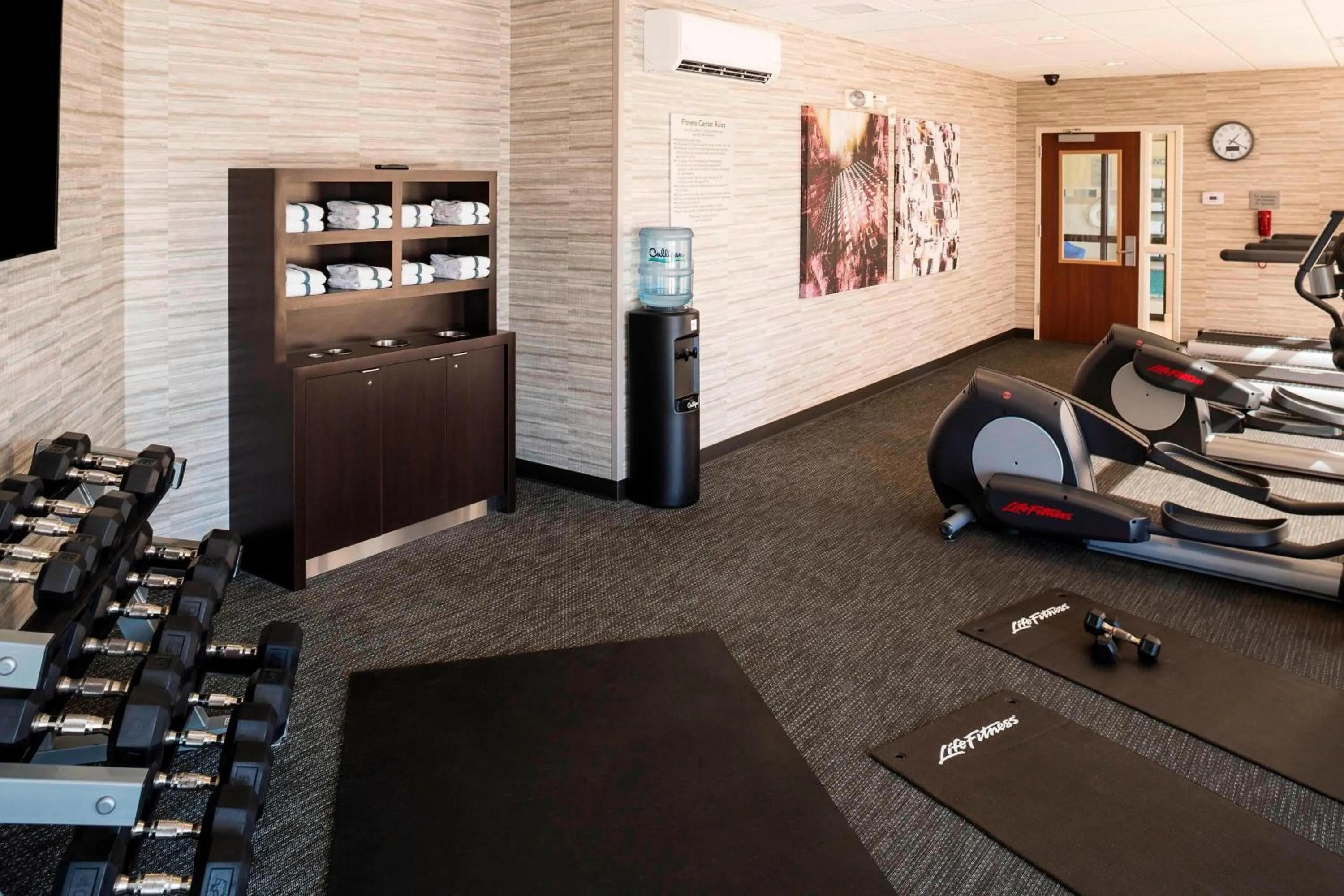 Fitness centre/facilities in Courtyard By Marriott Sioux Falls