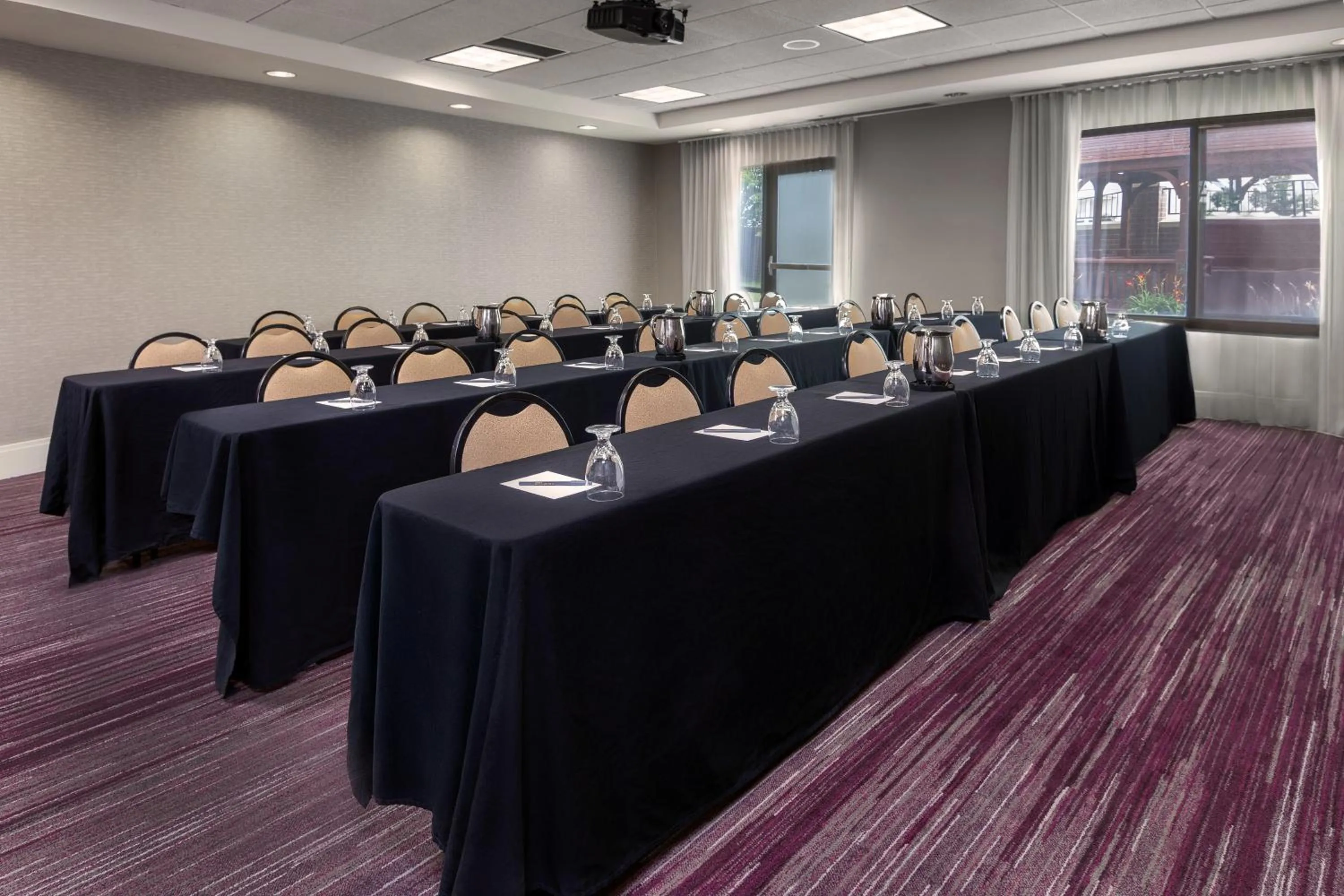 Meeting/conference room in Courtyard By Marriott Sioux Falls