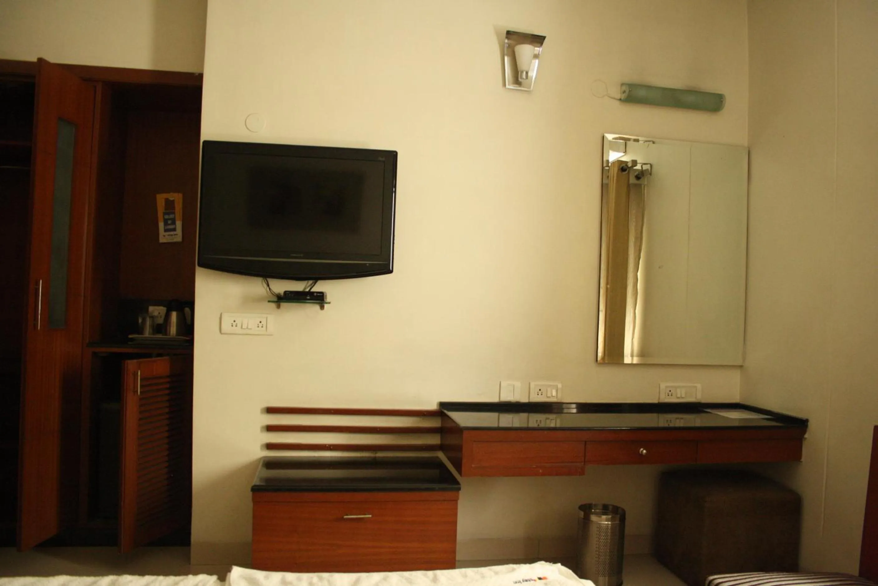 TV and multimedia in Hotel Stay Inn