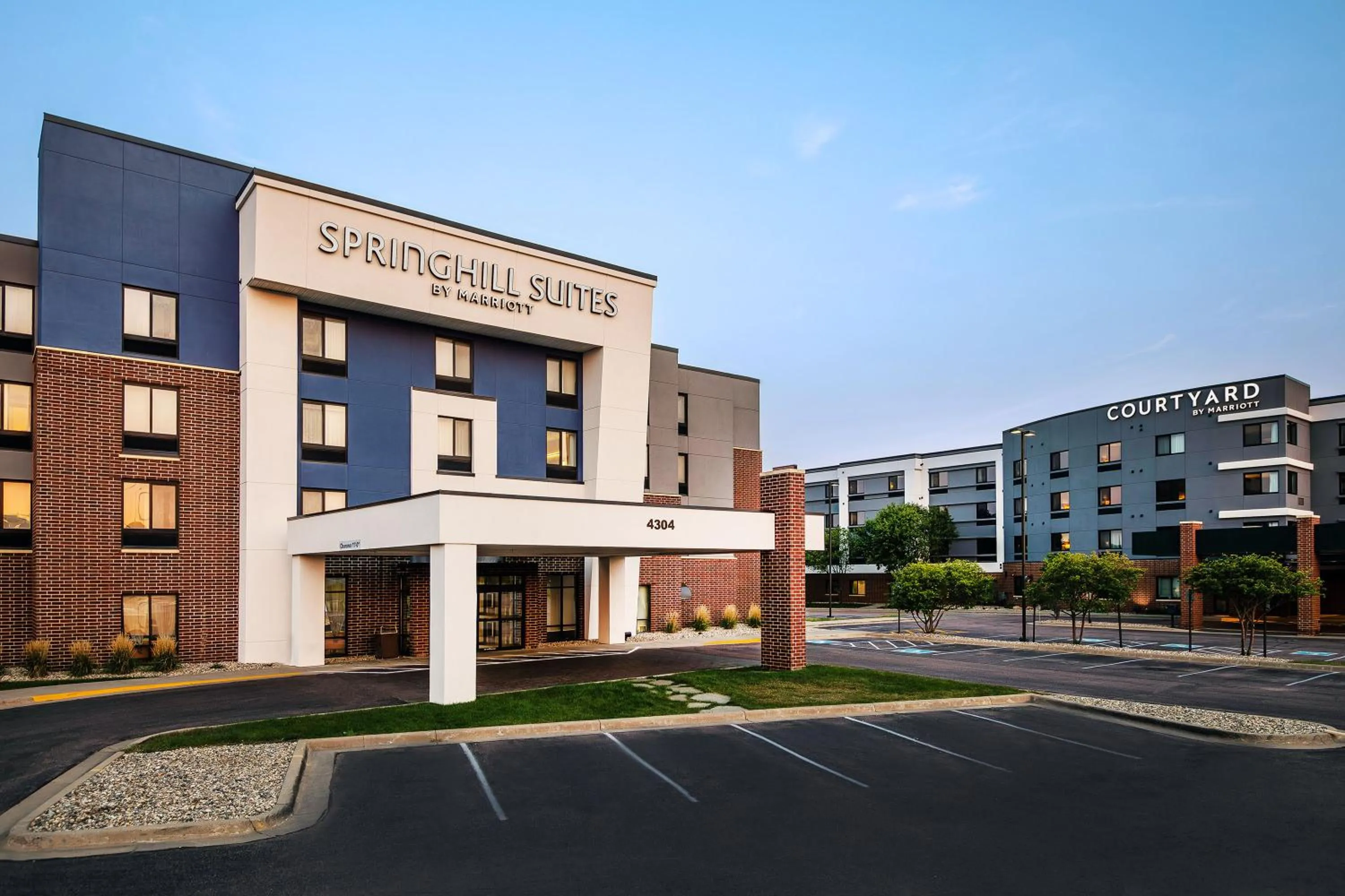 Property building in SpringHill Suites by Marriott Sioux Falls