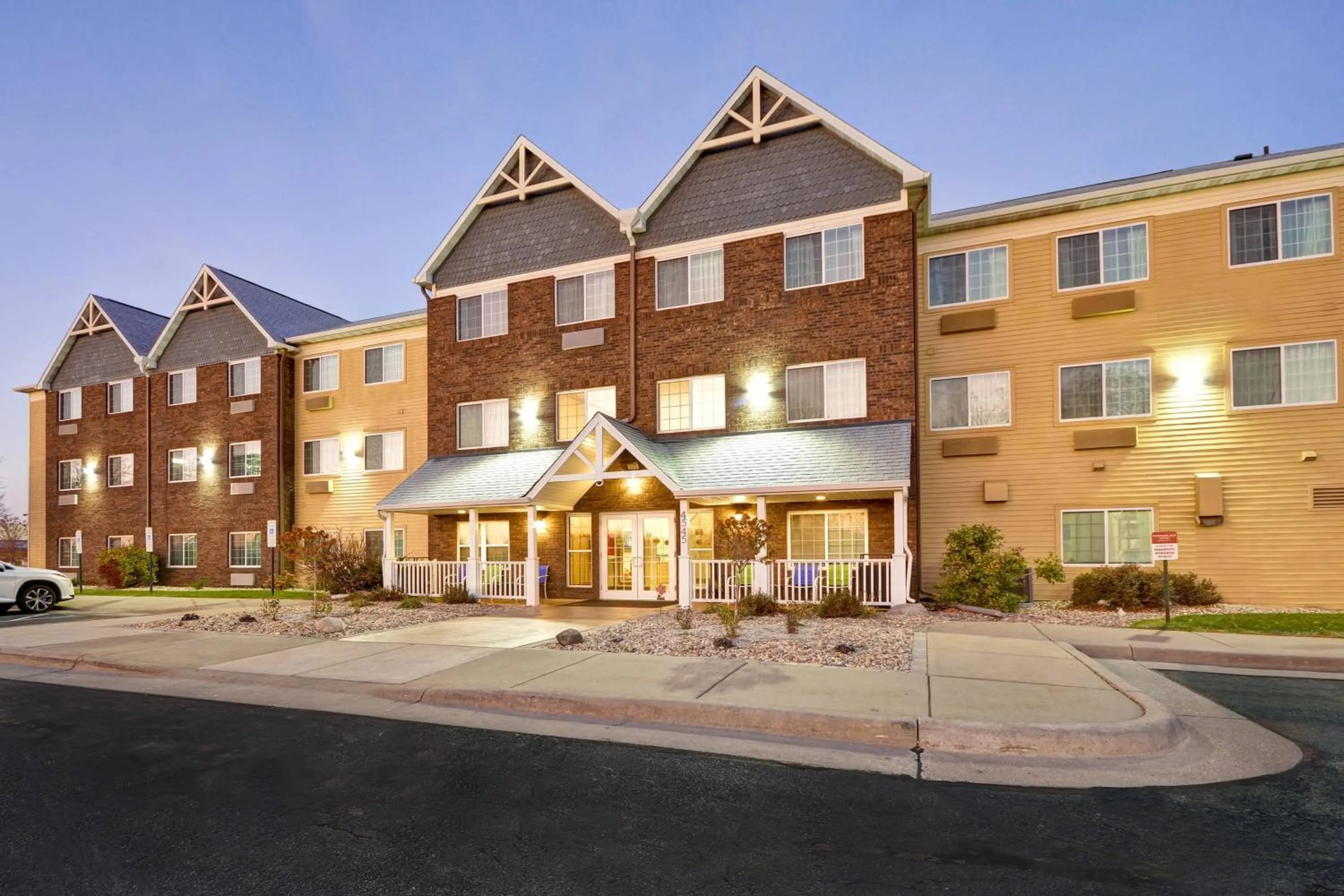 Property building in TownePlace Suites Sioux Falls
