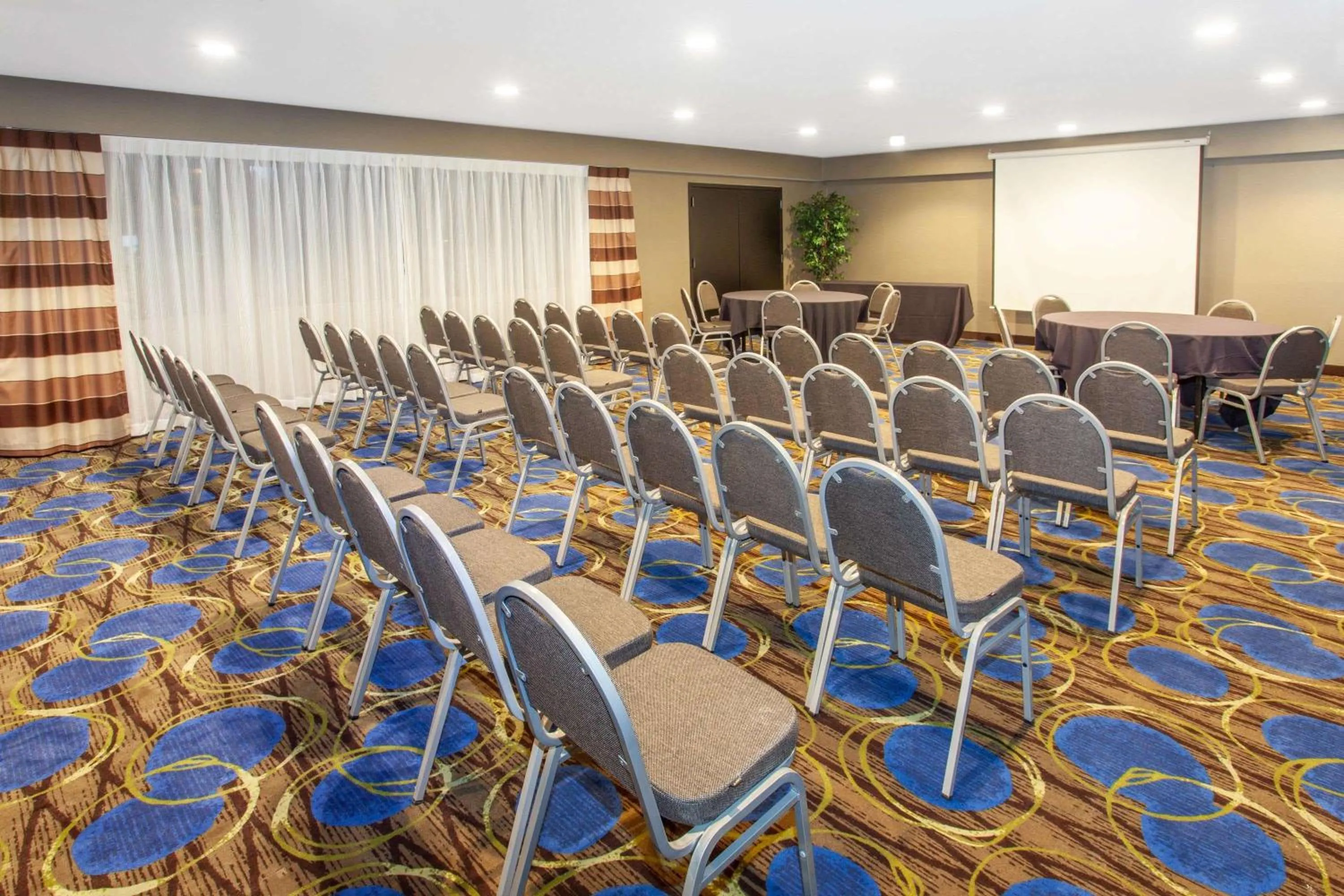 Meeting/conference room in Wyndham Garden Fort Wayne