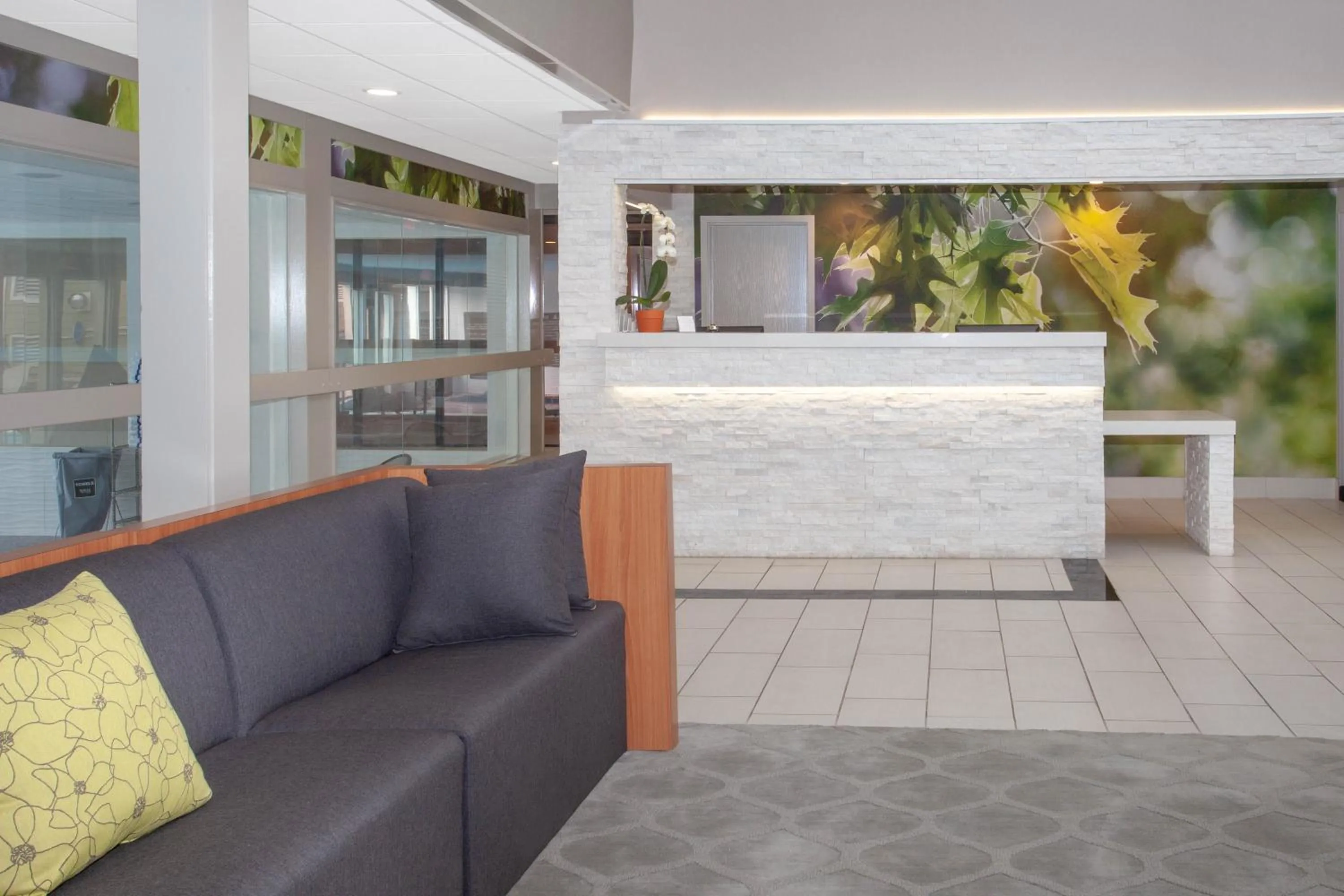 Lobby or reception in Wyndham Garden Fort Wayne