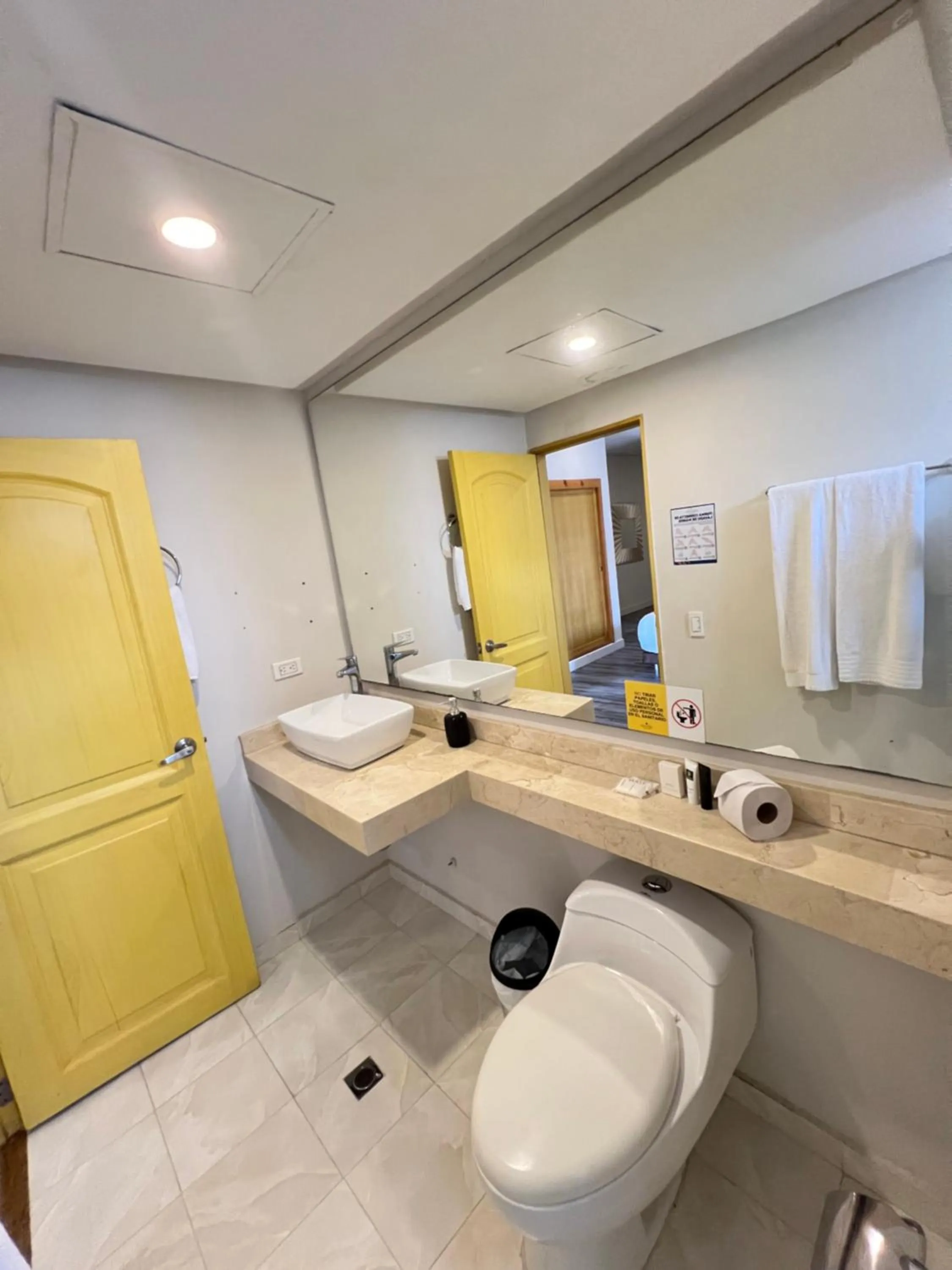 Bathroom in Hotel American Golf