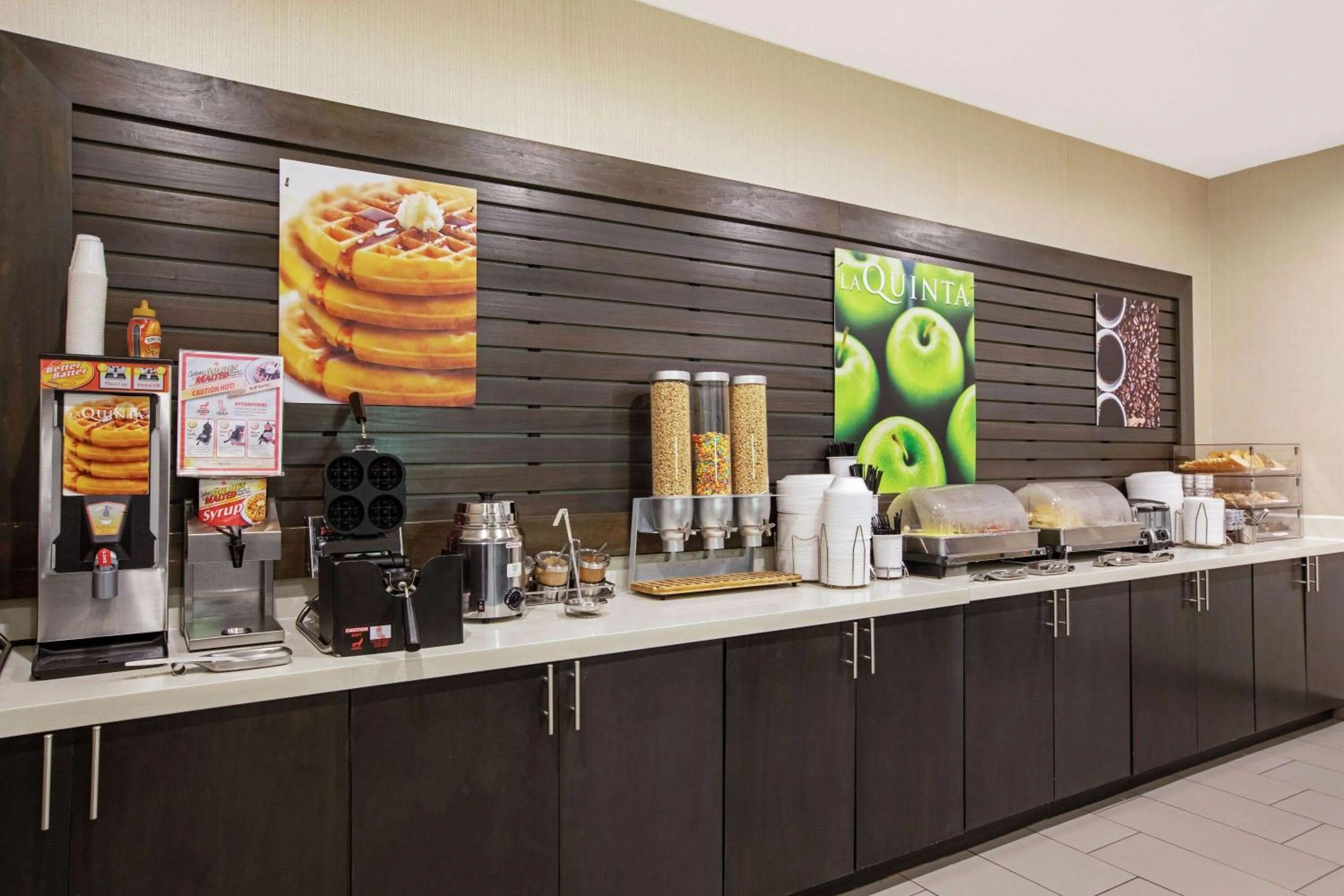 Breakfast in La Quinta by Wyndham Fayetteville