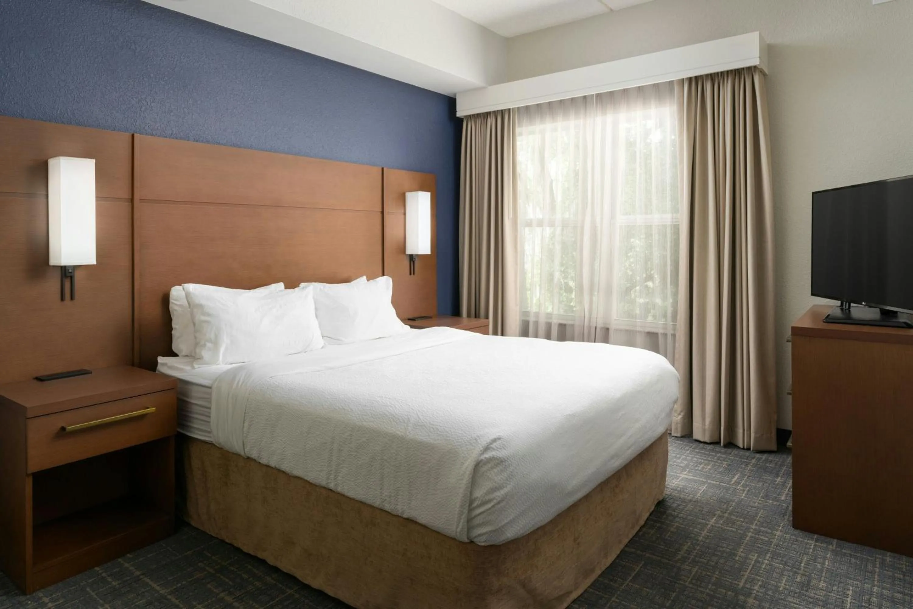 Bedroom, Bed in Residence Inn Gainesville I-75