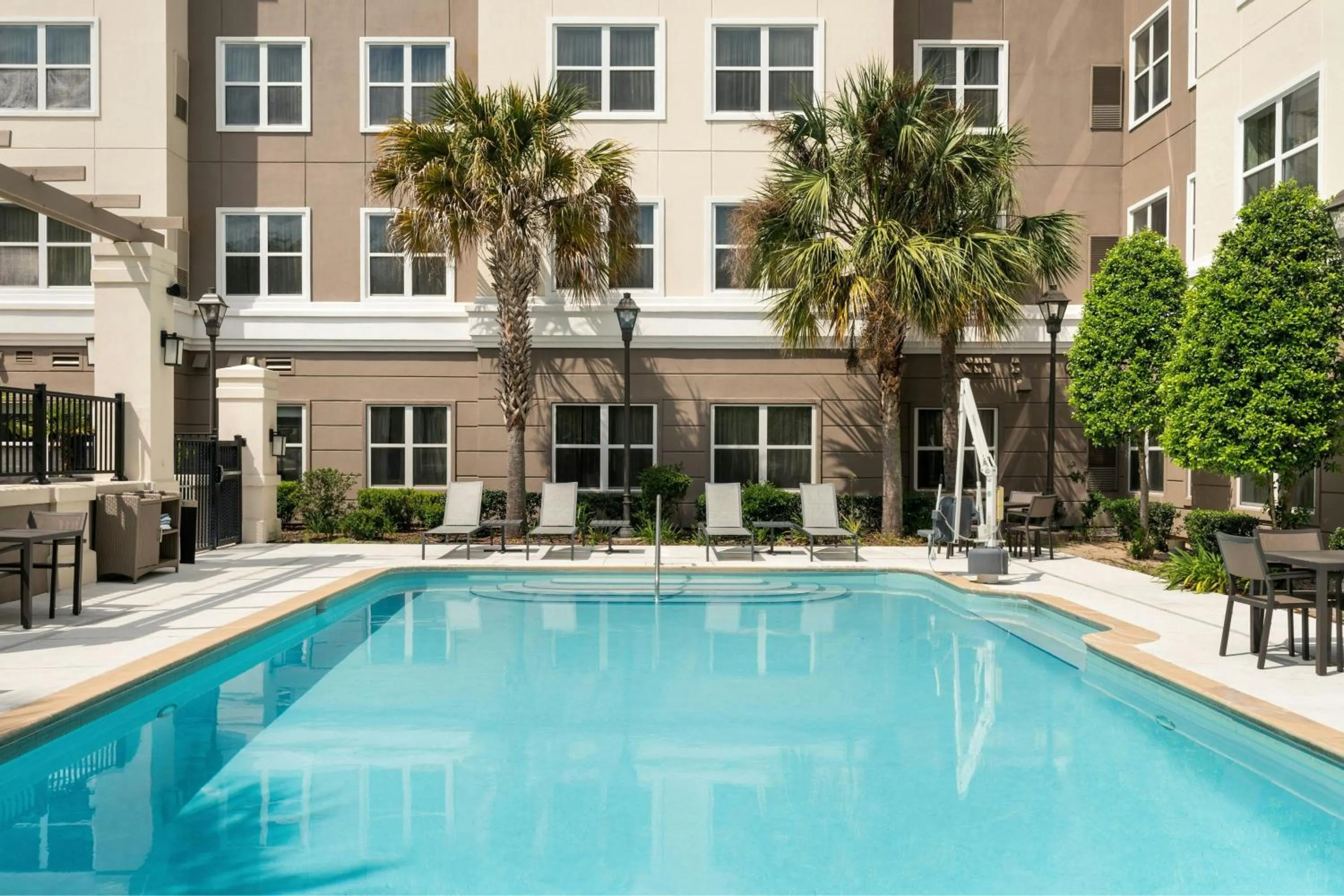 Swimming pool in Residence Inn Gainesville I-75