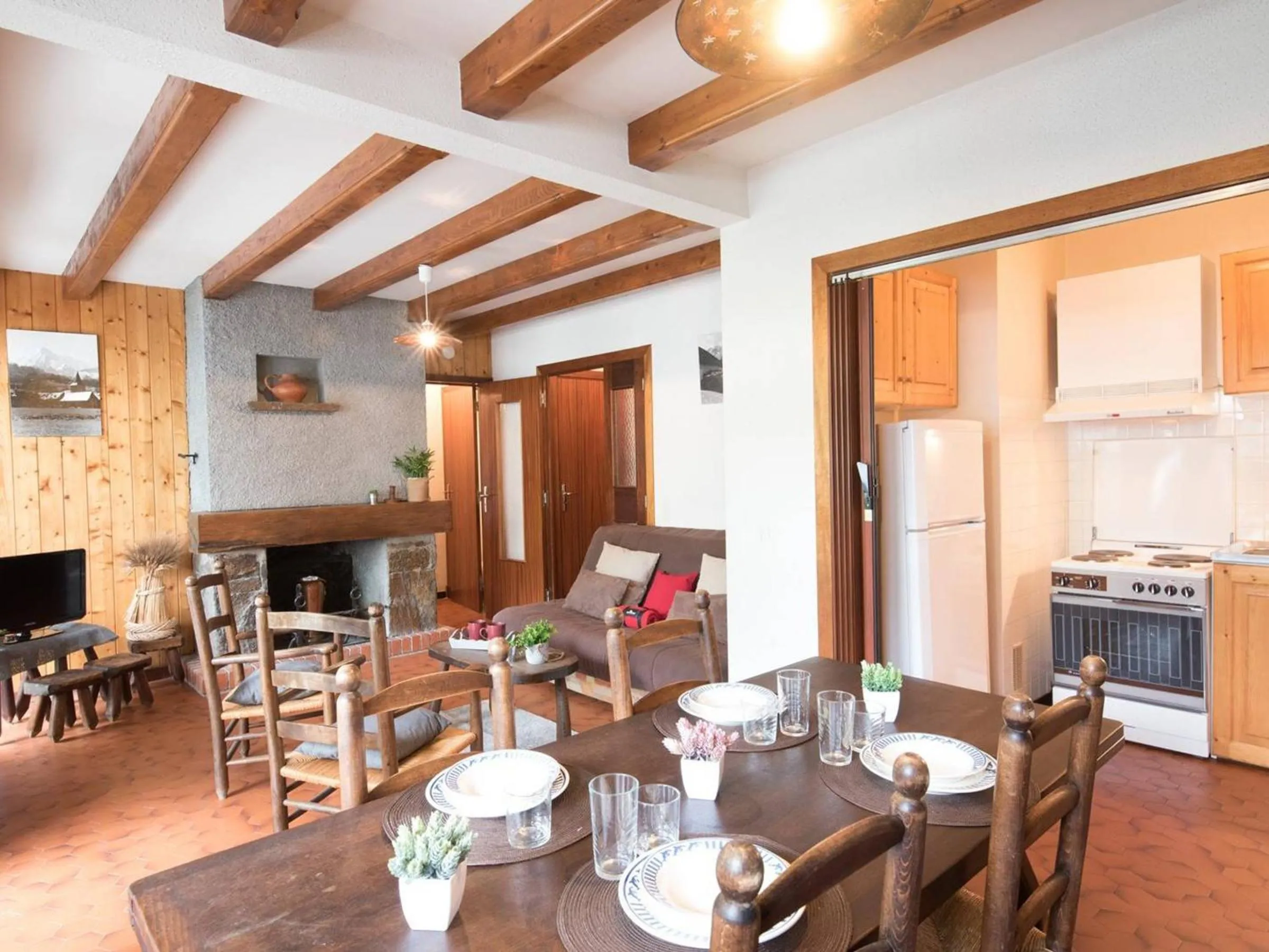 Appartement 4 pers avec terrasse, parking privé, proche thermes et remontées mécaniques - FR-1-296-198