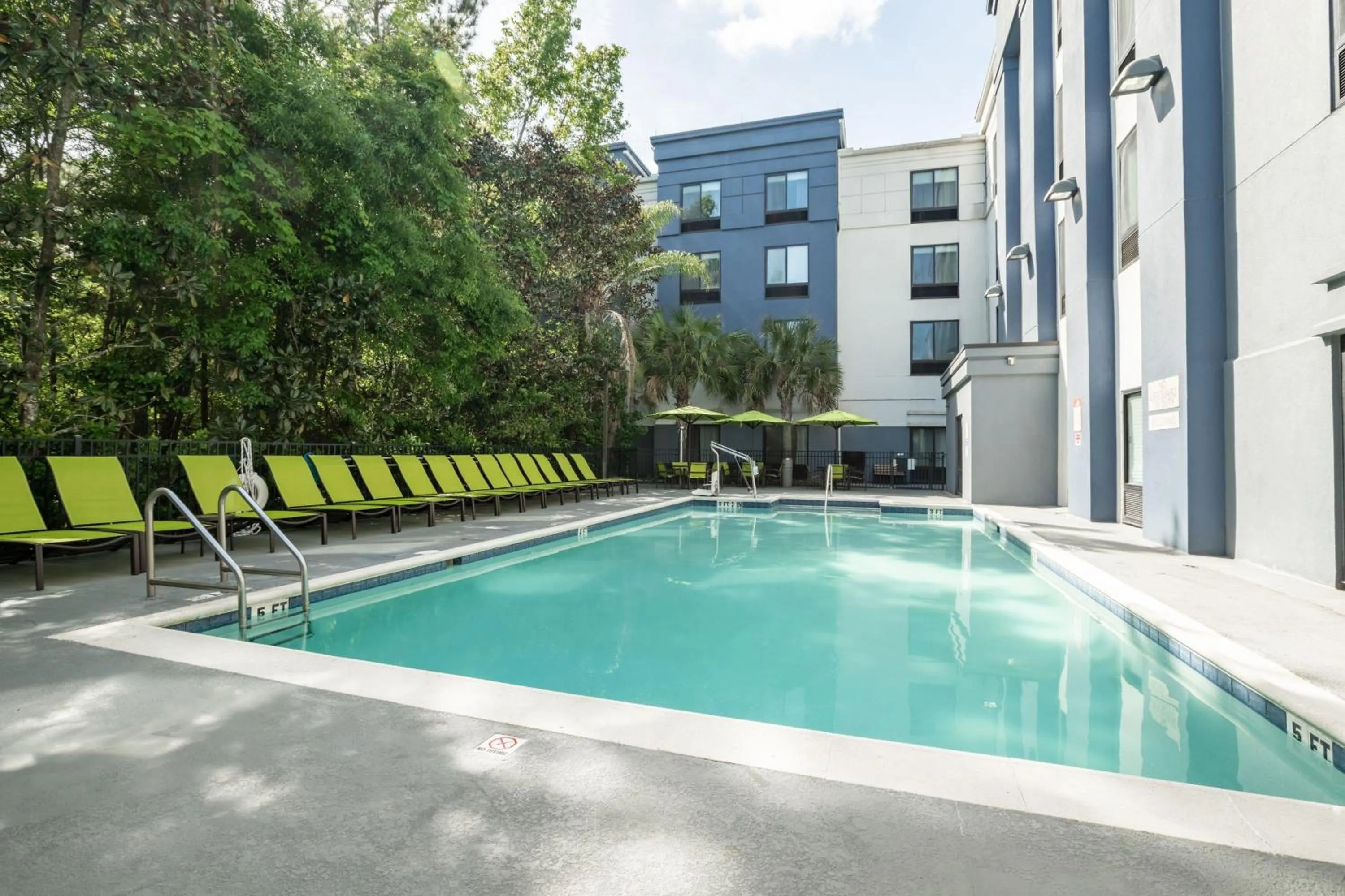 Swimming pool in SpringHill Suites Gainesville