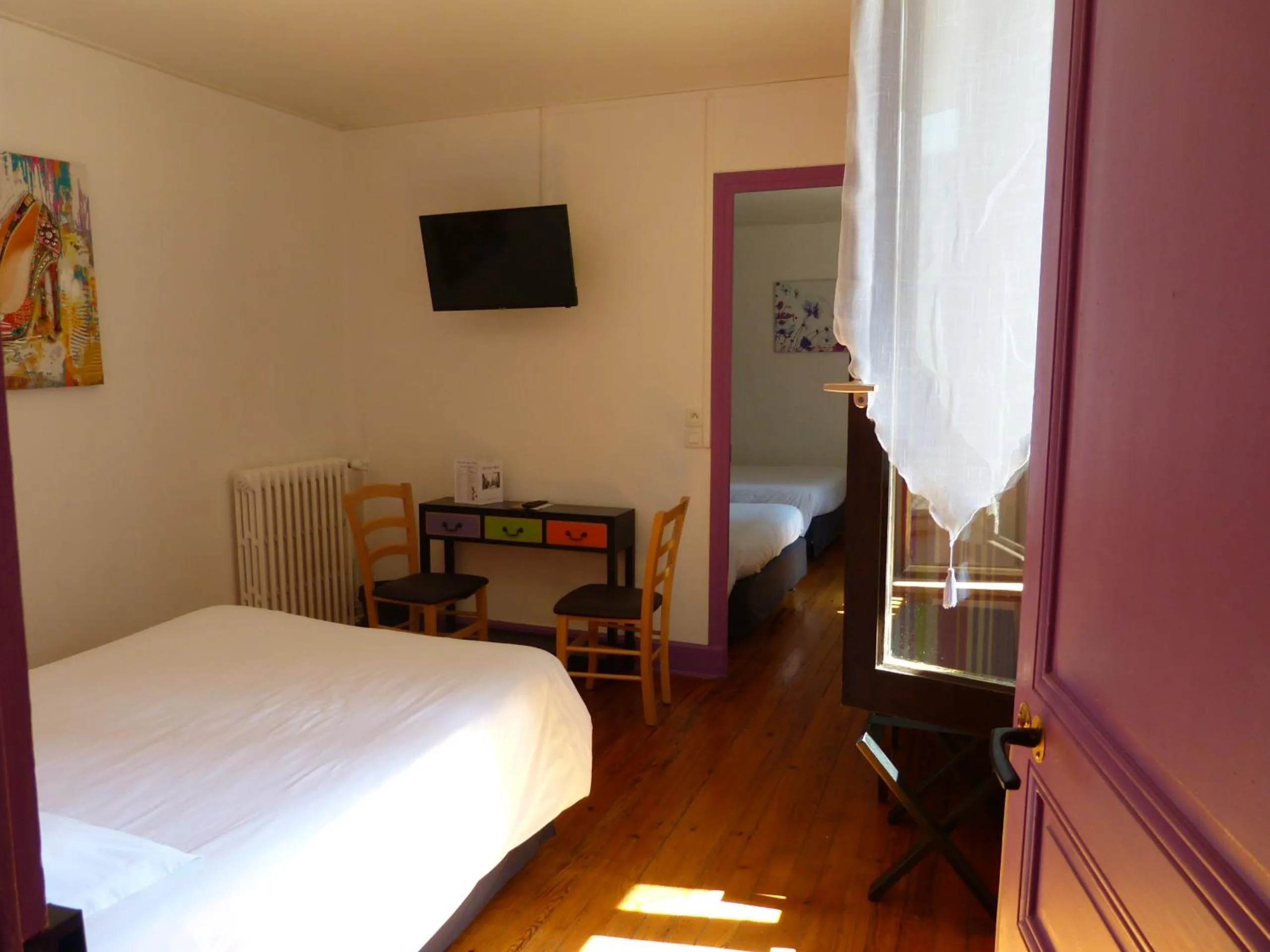 Photo of the whole room, Bed in Hotel des Alpes
