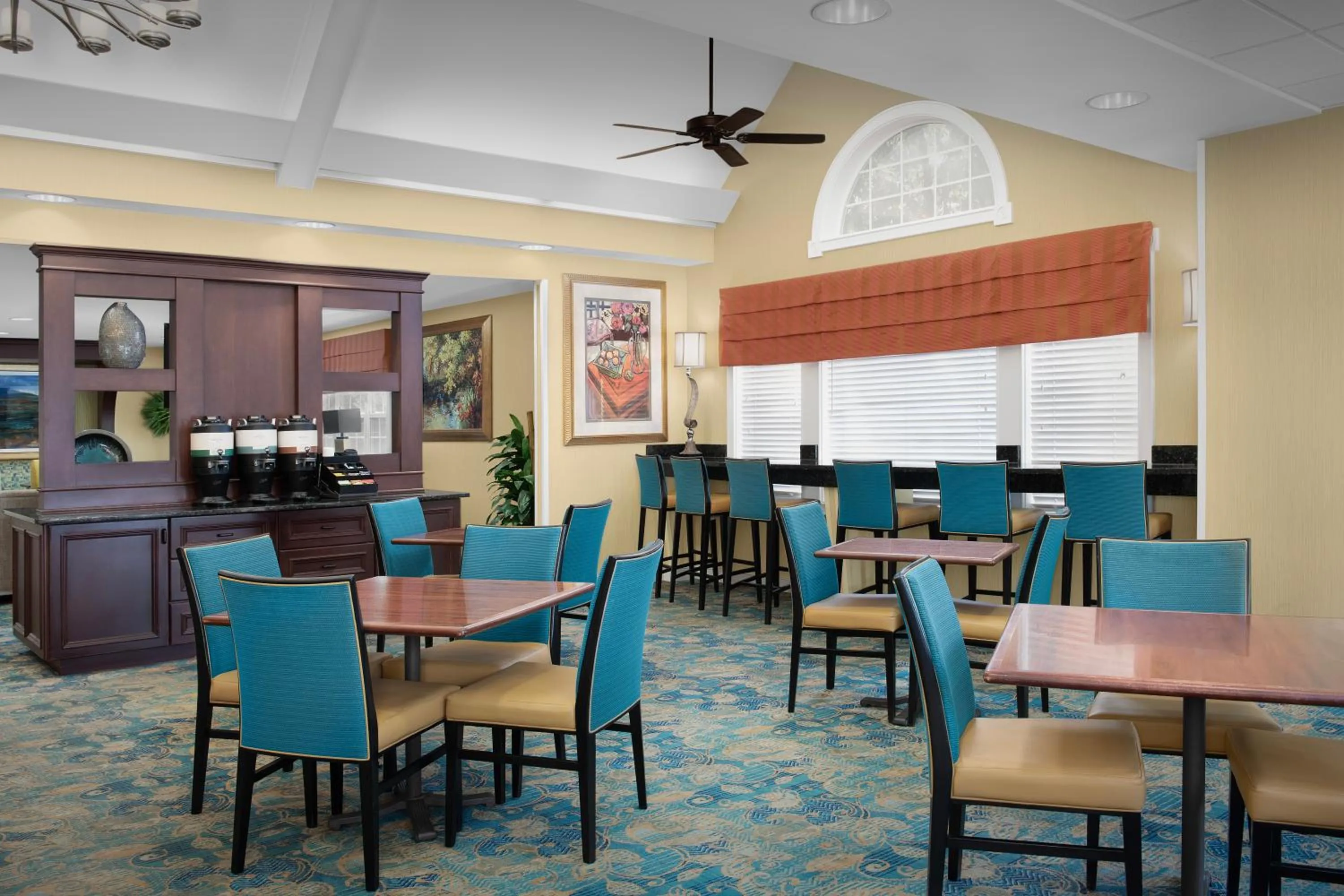 Seating area in Residence Inn Spokane East Valley