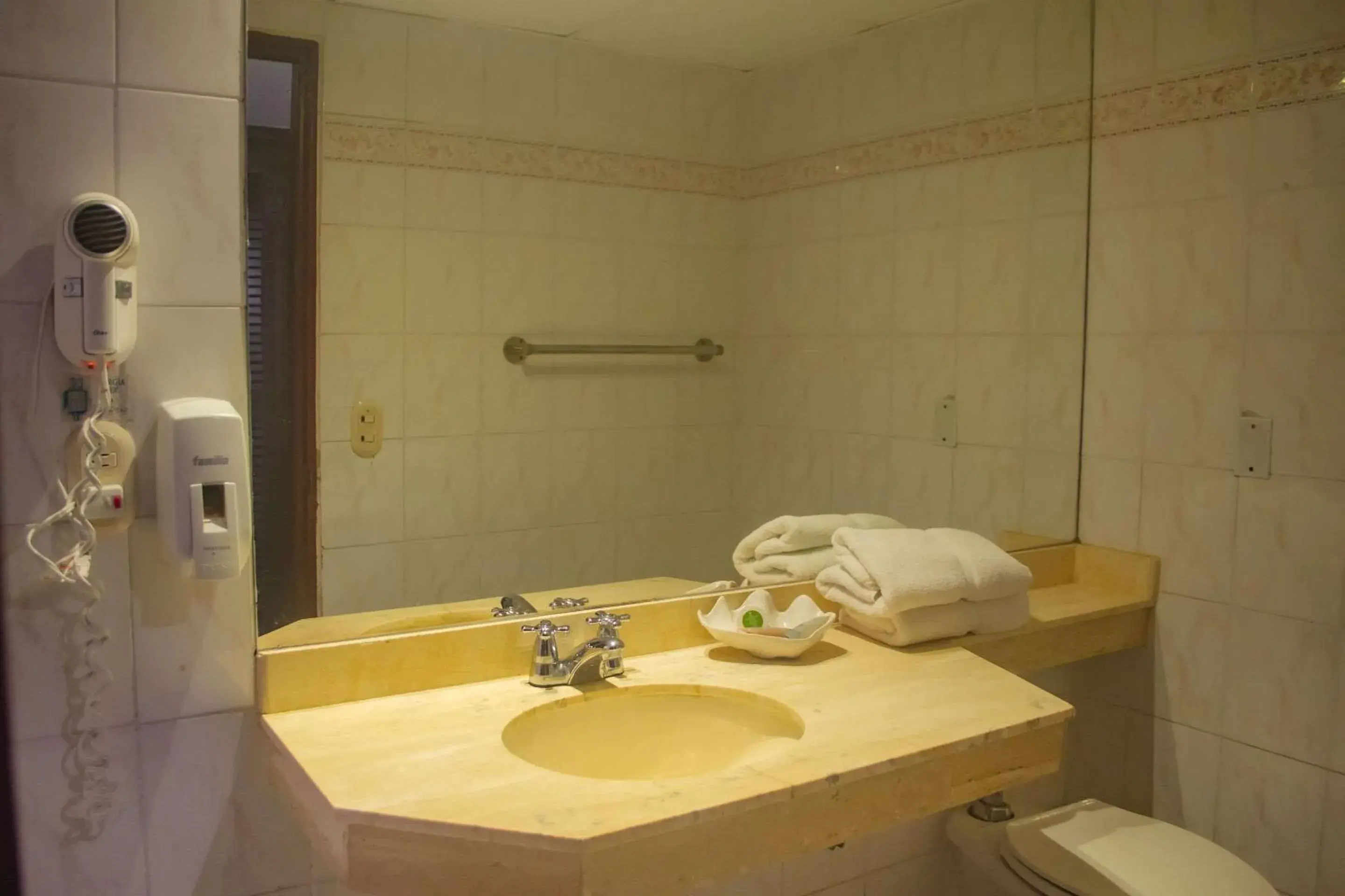 Bedroom in Hotel Faranda Express Puerta Del Sol Barranquilla, A Member of Radisson Individuals Bedroom in Hotel Faranda Express Puerta Del Sol Barranquilla, A Member of Radisson Individuals