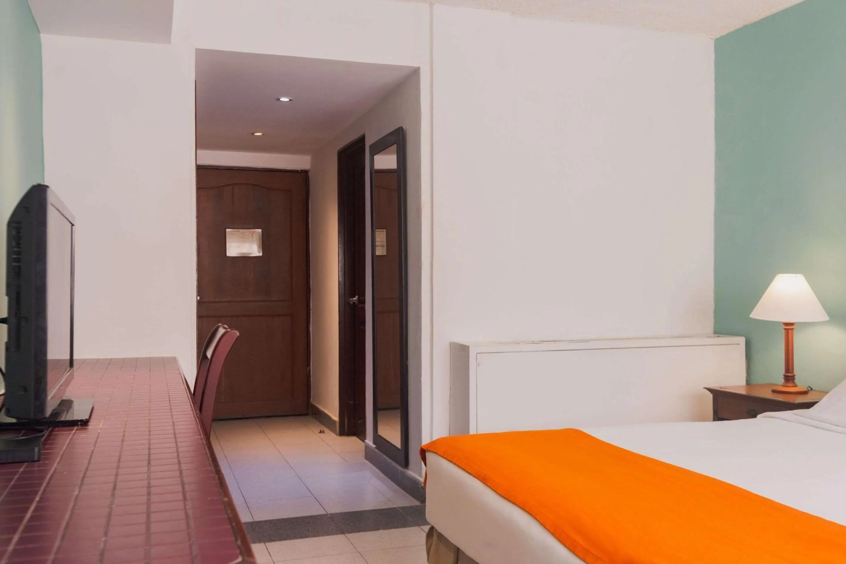 Bedroom, Bed in Hotel Faranda Express Puerta Del Sol Barranquilla, A Member of Radisson Individuals