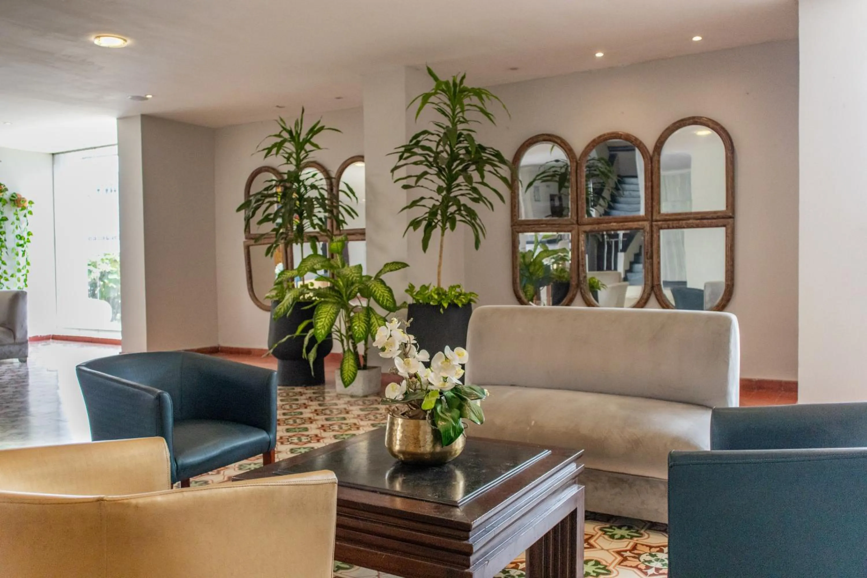 Lobby or reception in Hotel Faranda Express Puerta Del Sol Barranquilla, A Member of Radisson Individuals