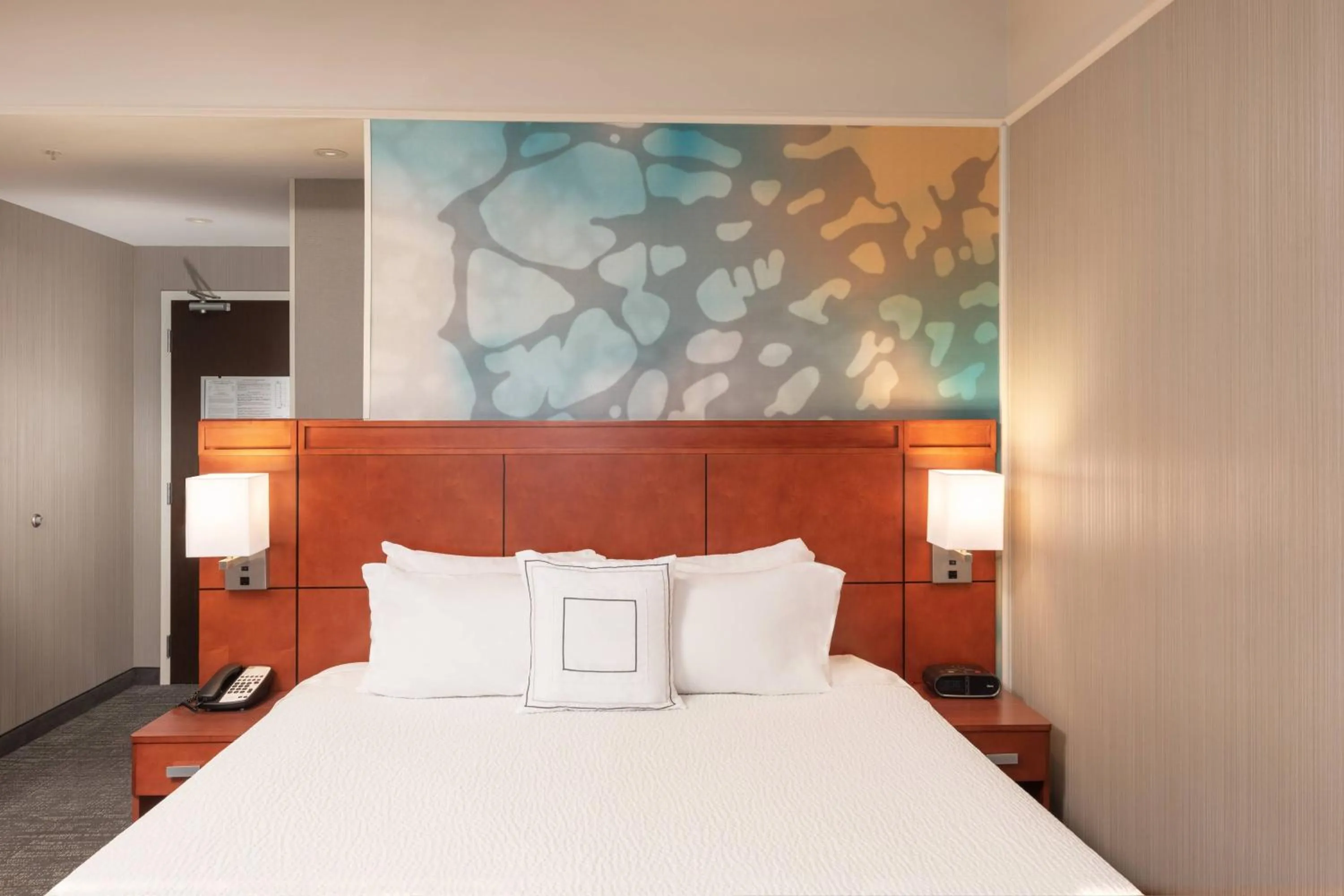 Photo of the whole room, Bed in Courtyard by Marriott Greenville Downtown