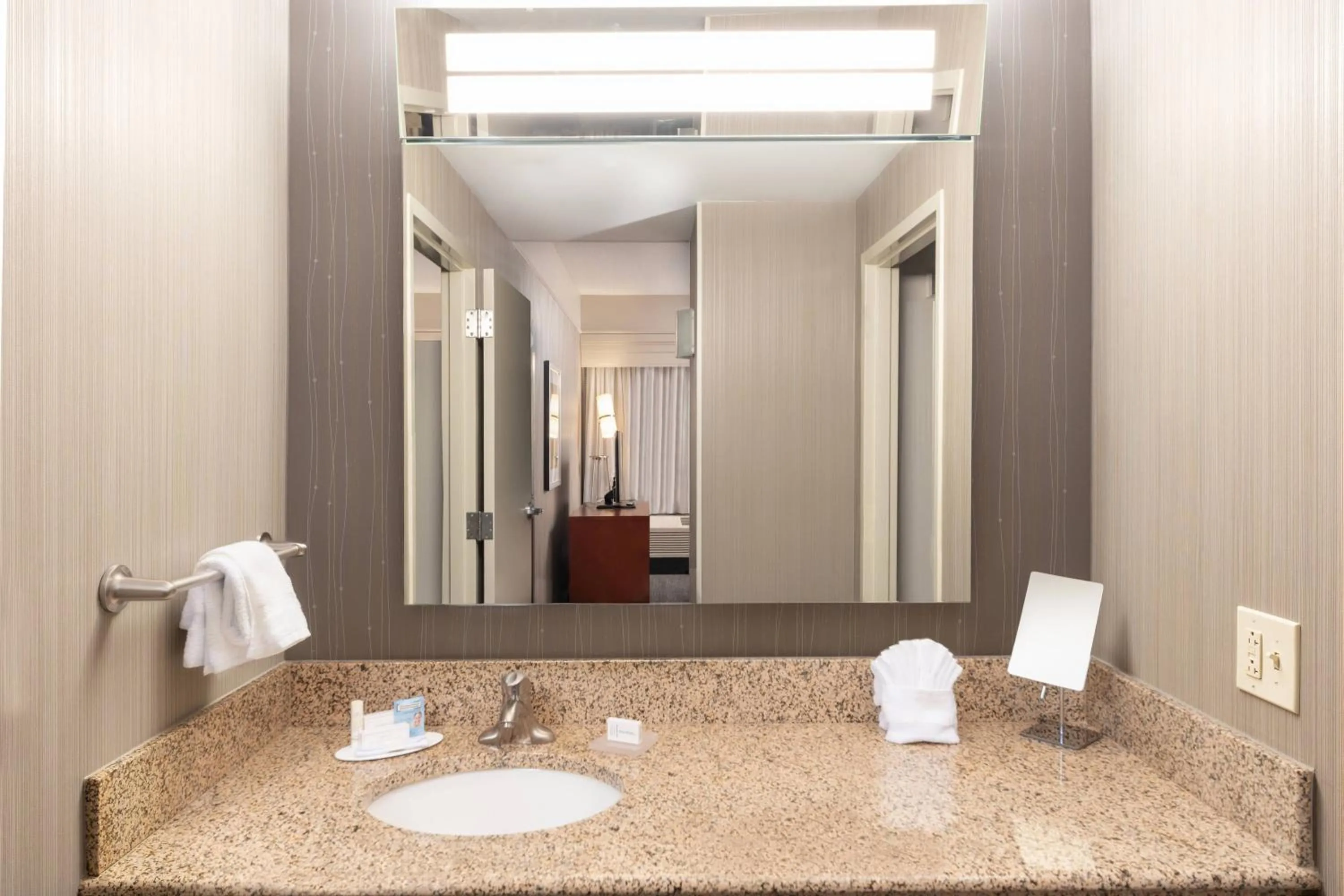 Bedroom in Courtyard by Marriott Greenville Downtown