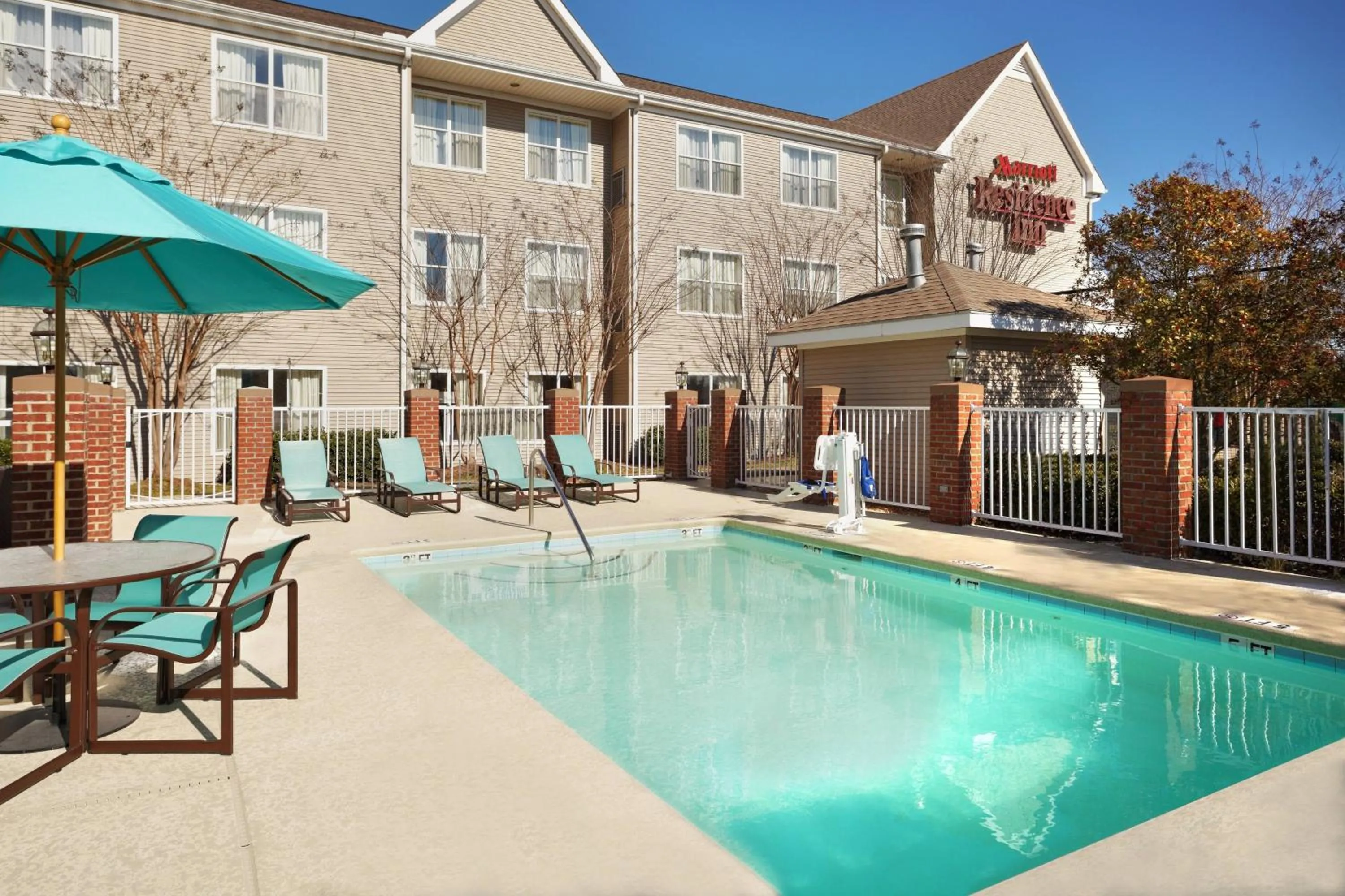 Swimming pool in Residence Inn Greenville-Spartanburg Airport