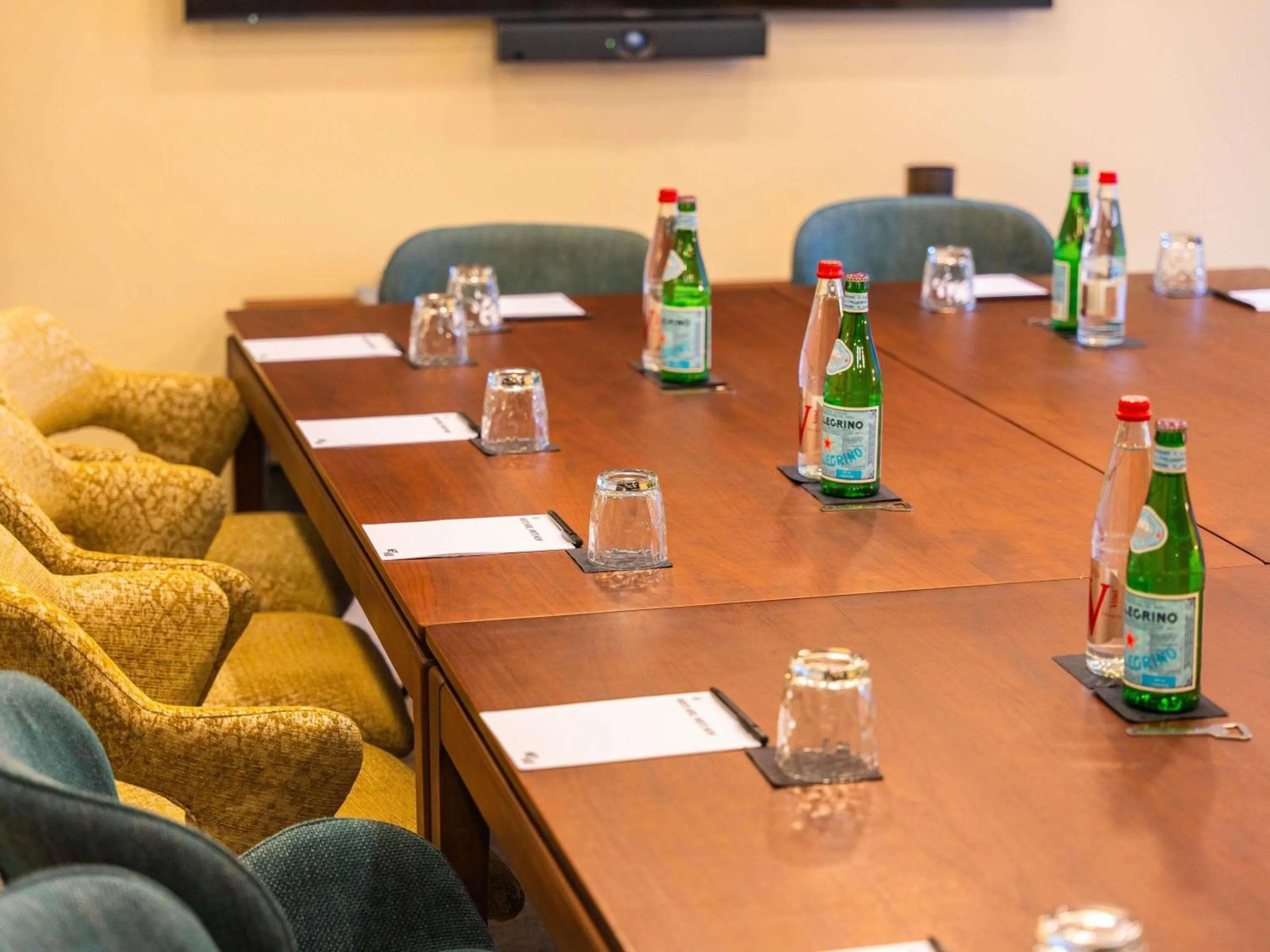 Meeting/conference room in Pullman Paris Tour Eiffel