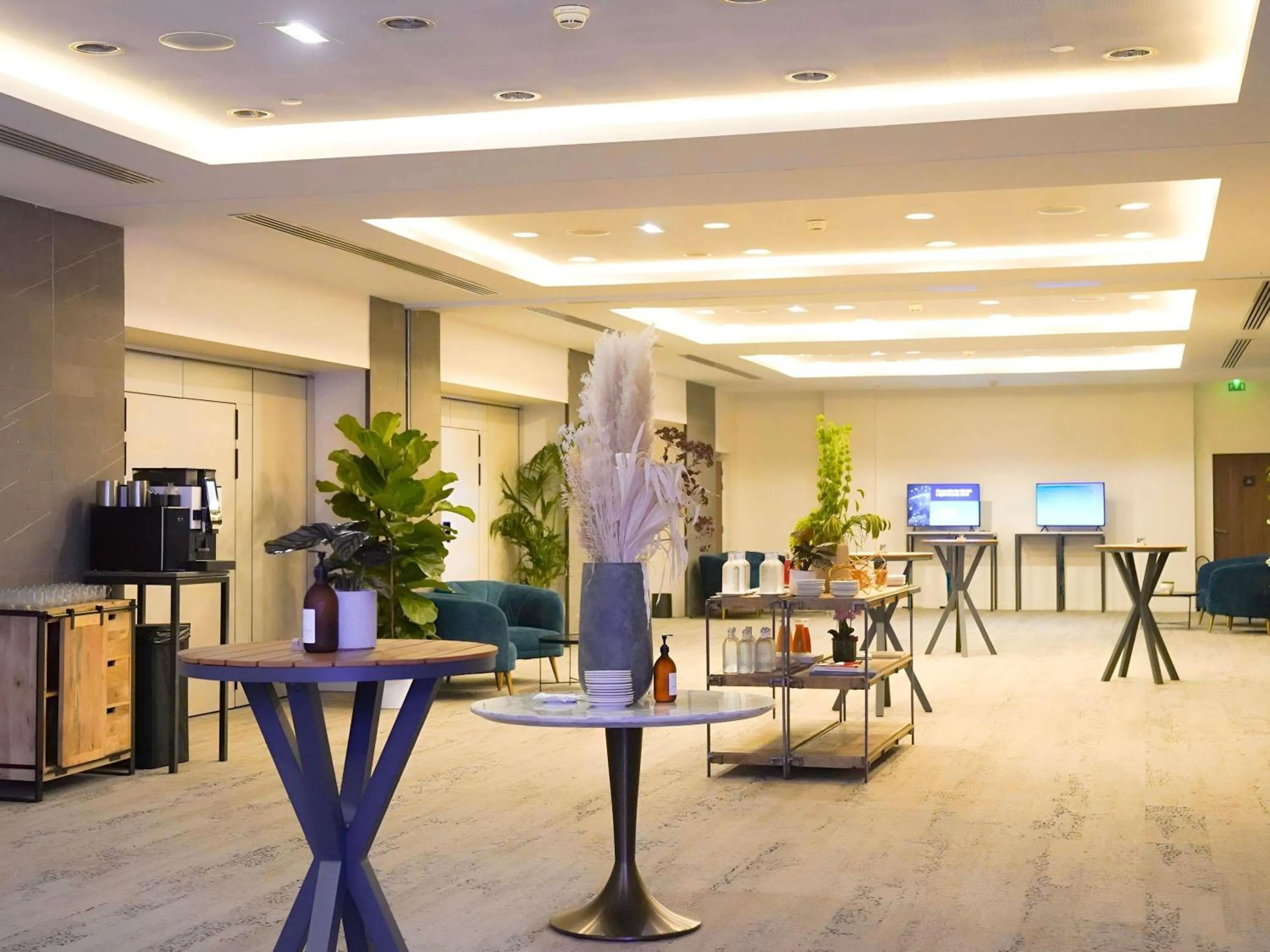 Meeting/conference room in Pullman Paris Tour Eiffel