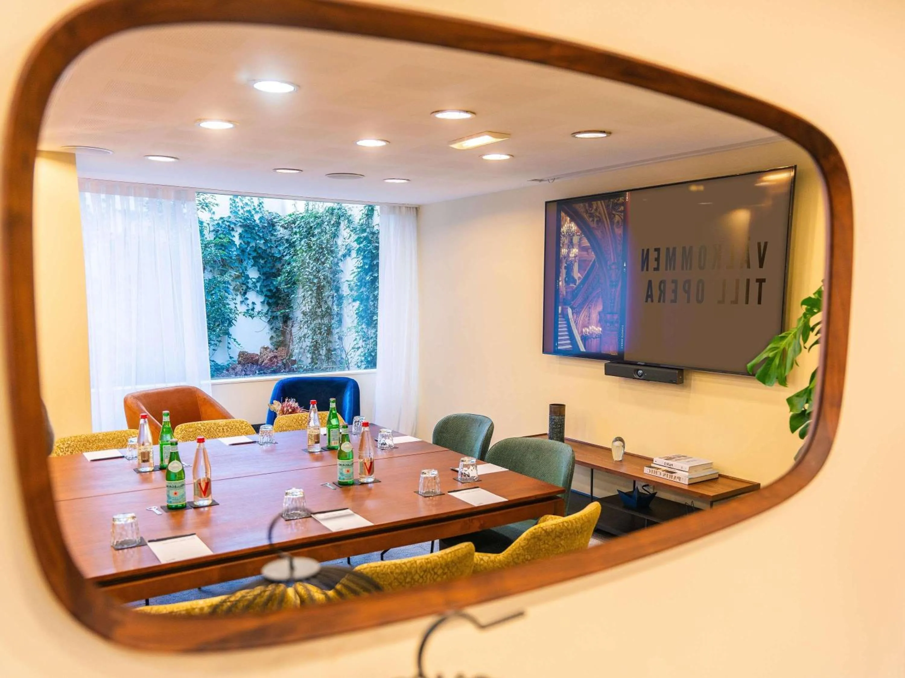 Meeting/conference room in Pullman Paris Tour Eiffel