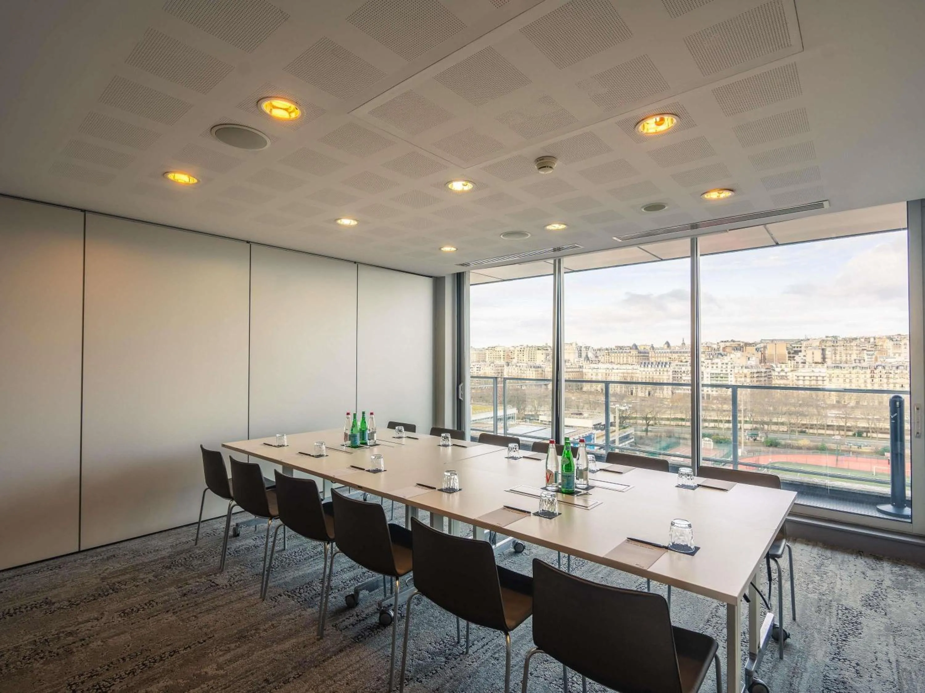 Meeting/conference room in Pullman Paris Tour Eiffel