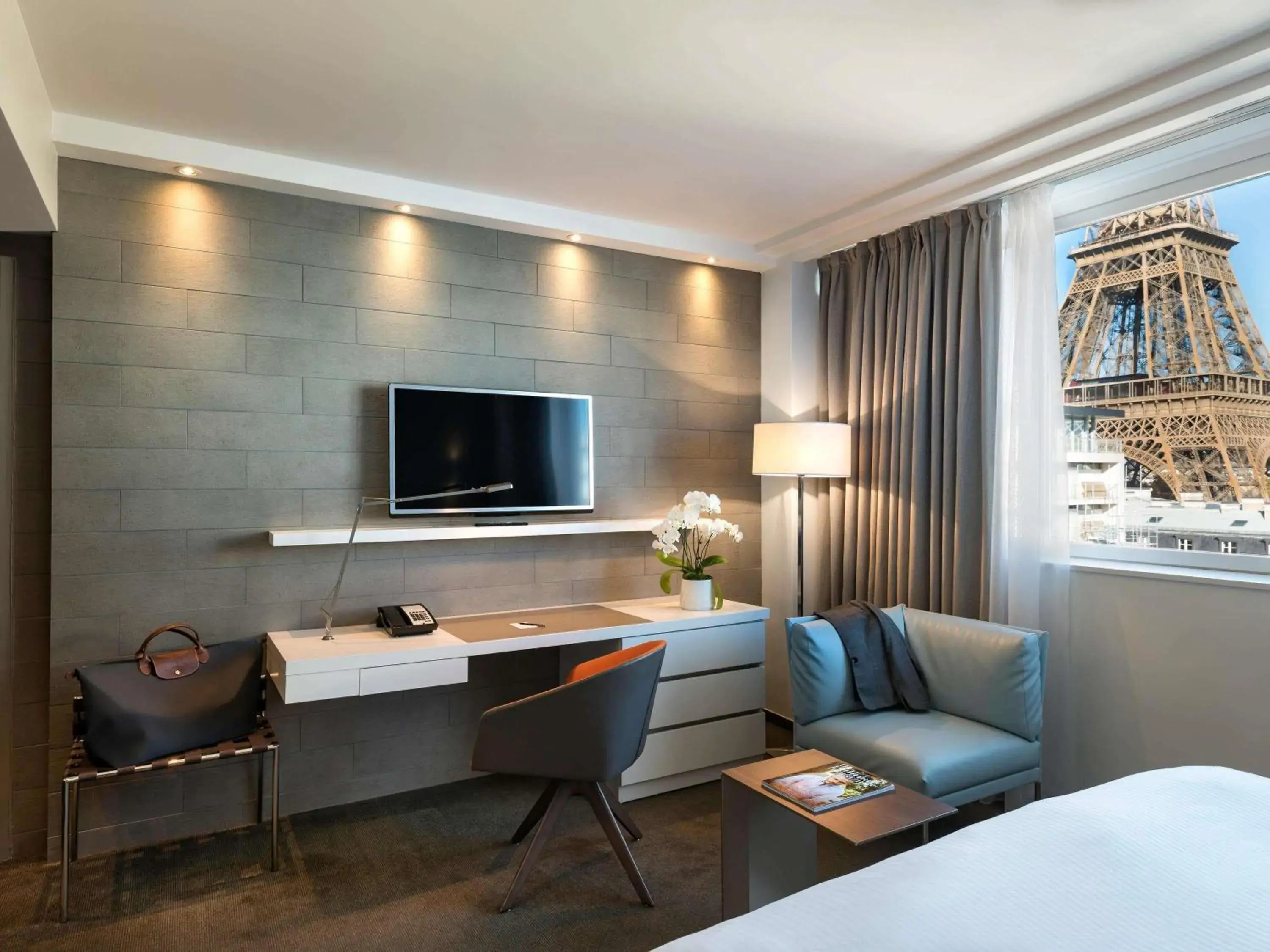 Bedroom, Bed in Pullman Paris Tour Eiffel Bedroom, Bed in Pullman Paris Tour Eiffel