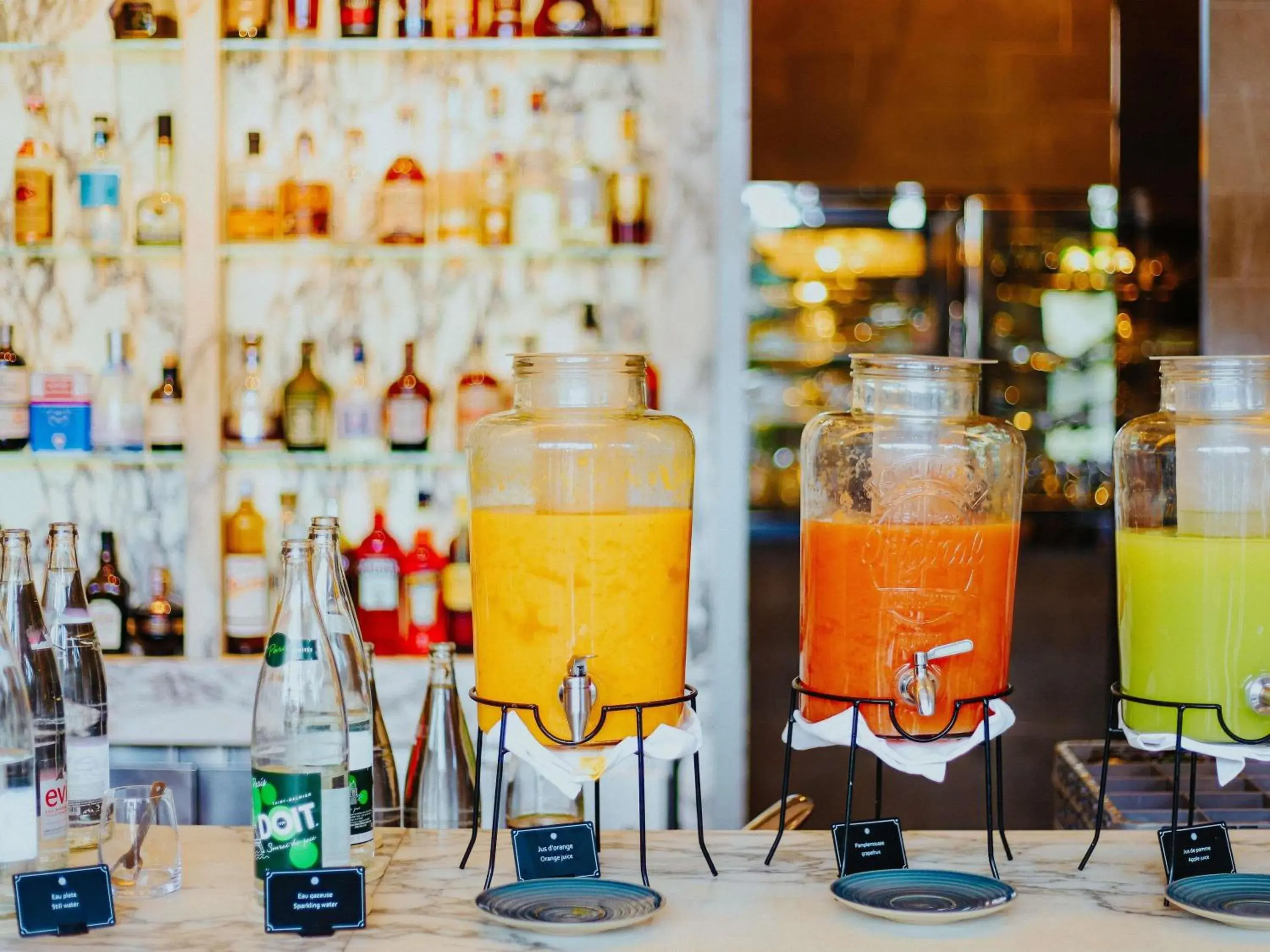 Lounge or bar in Pullman Paris Tour Eiffel Lounge or bar in Pullman Paris Tour Eiffel