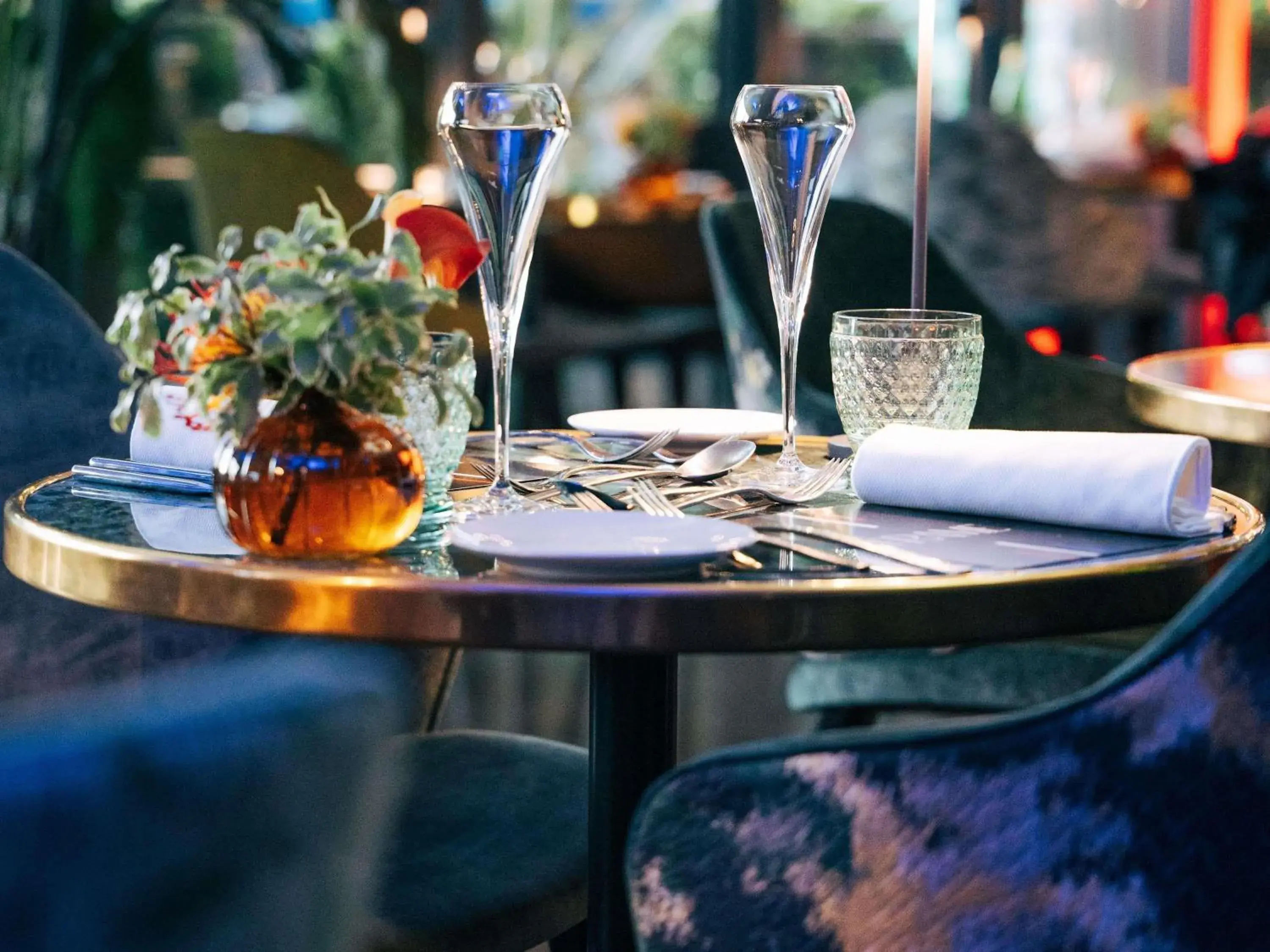 Lounge or bar in Pullman Paris Tour Eiffel Lounge or bar in Pullman Paris Tour Eiffel