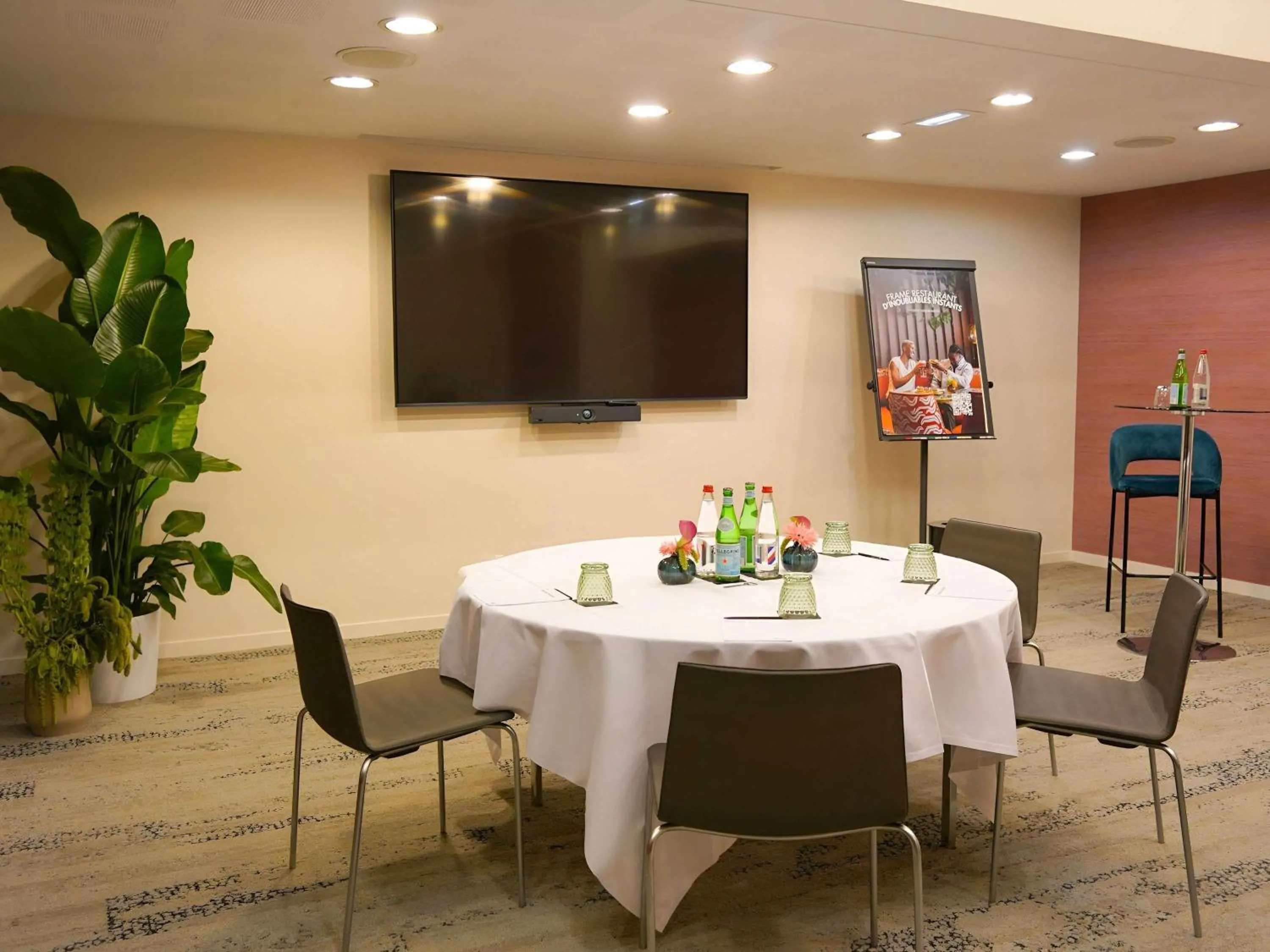 Meeting/conference room in Pullman Paris Tour Eiffel