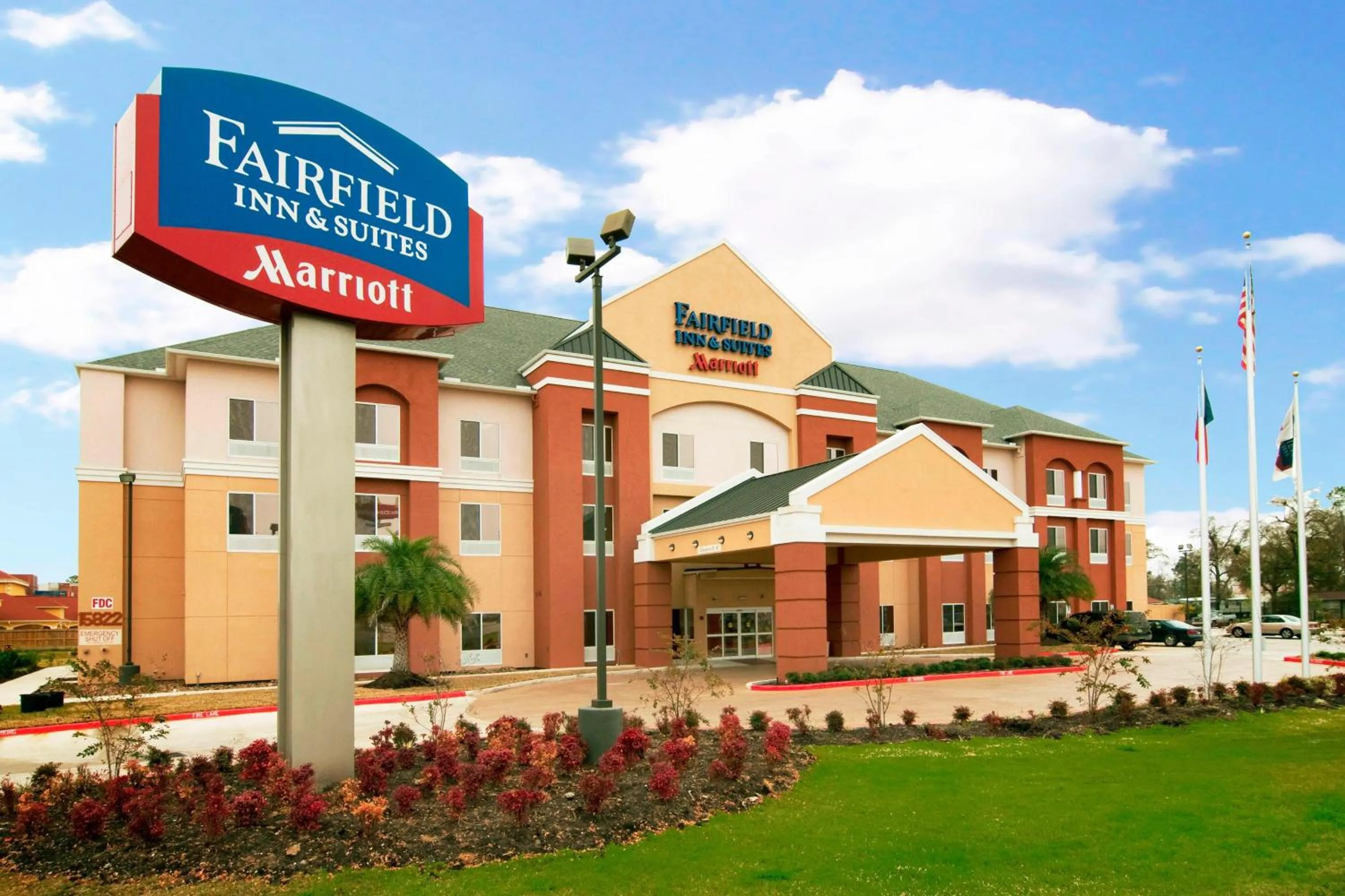 Property building in Fairfield Inn & Suites Houston Channelview
