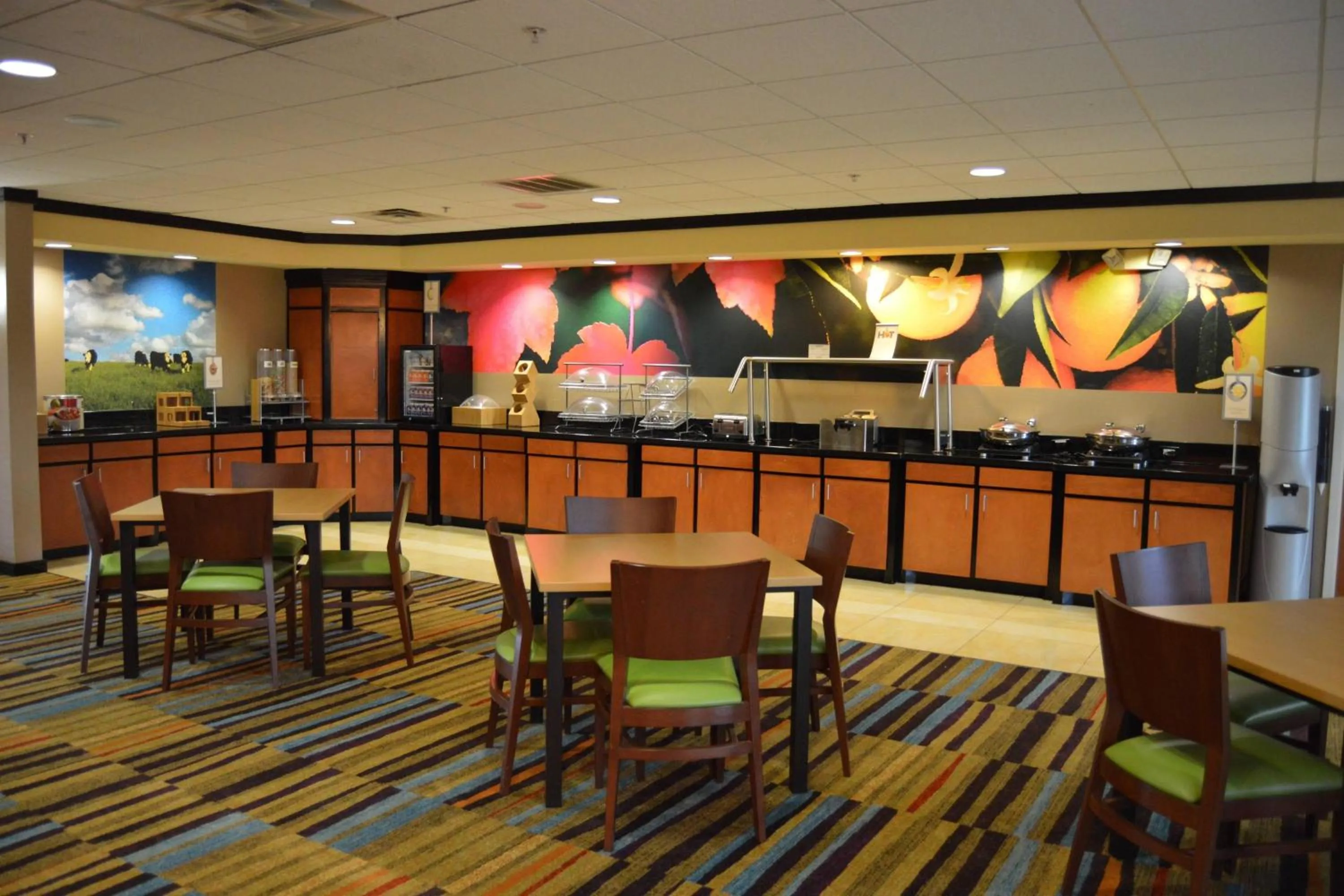 Breakfast in Fairfield Inn & Suites Houston Channelview