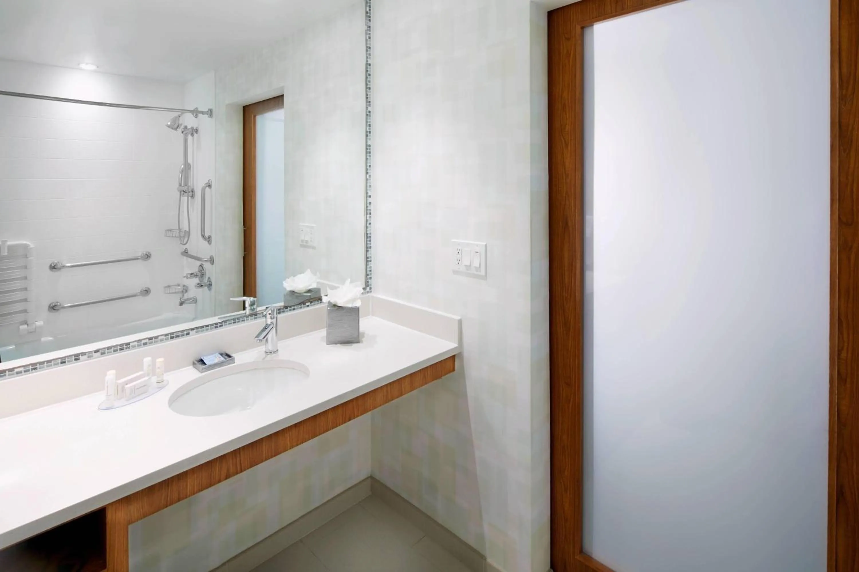 Bathroom in SpringHill Suites Houston NASA/Webster