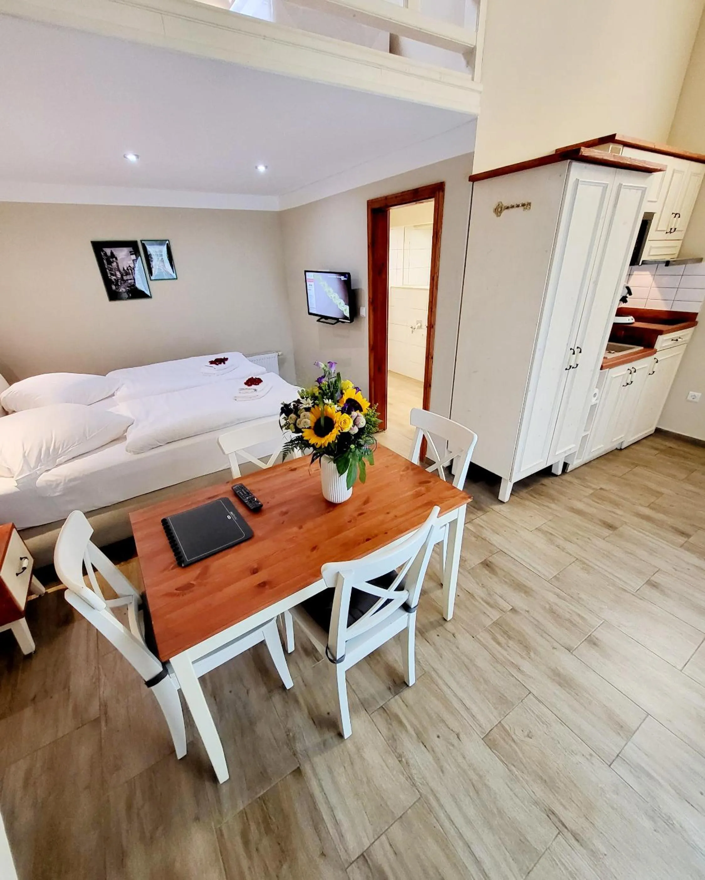 Photo of the whole room, Bed in Marcel Apartments Leipzig