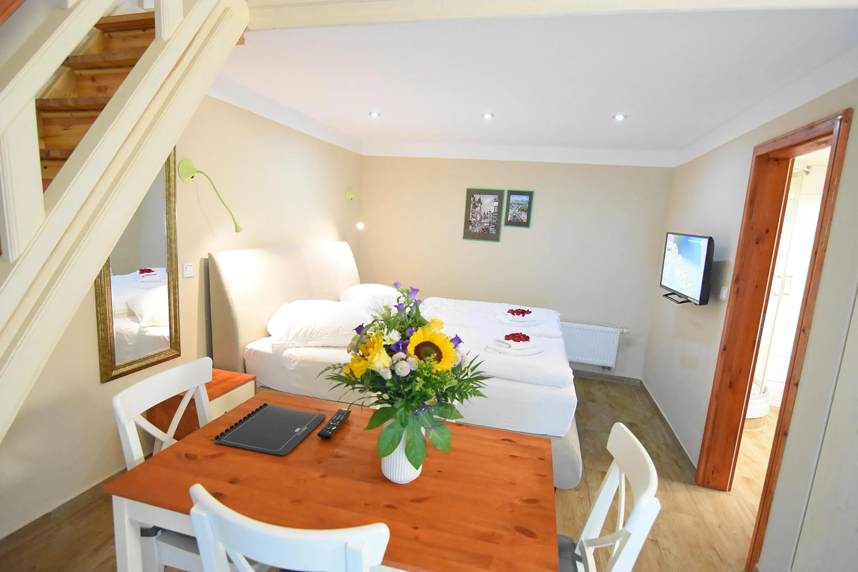 Photo of the whole room, Bed in Marcel Apartments Leipzig