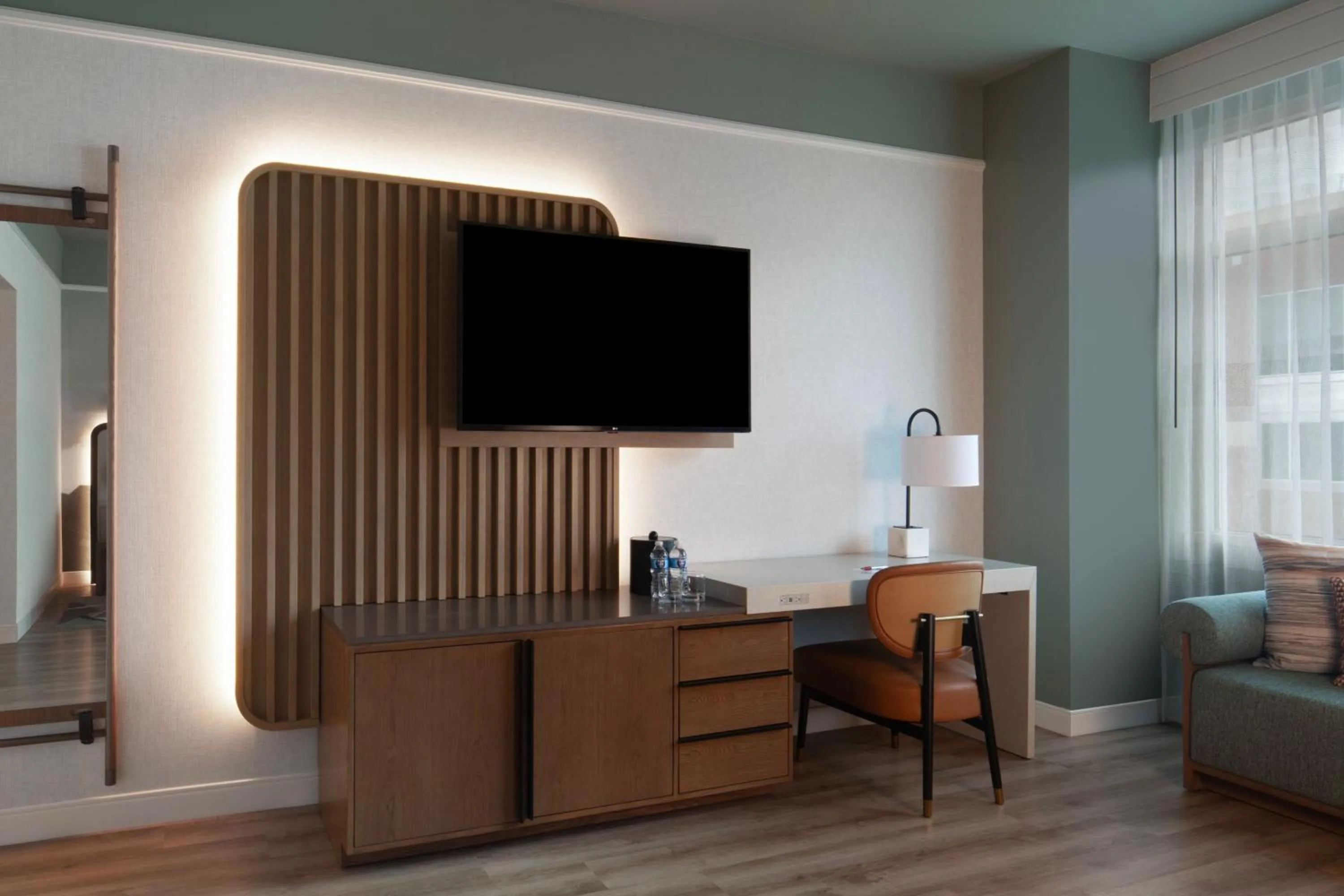 Photo of the whole room in Houston Marriott Sugar Land