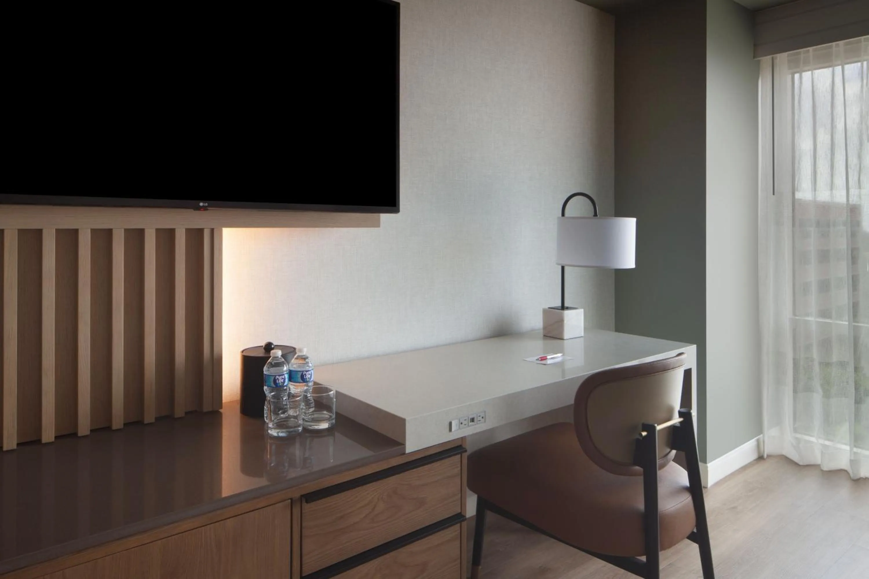 Photo of the whole room in Houston Marriott Sugar Land