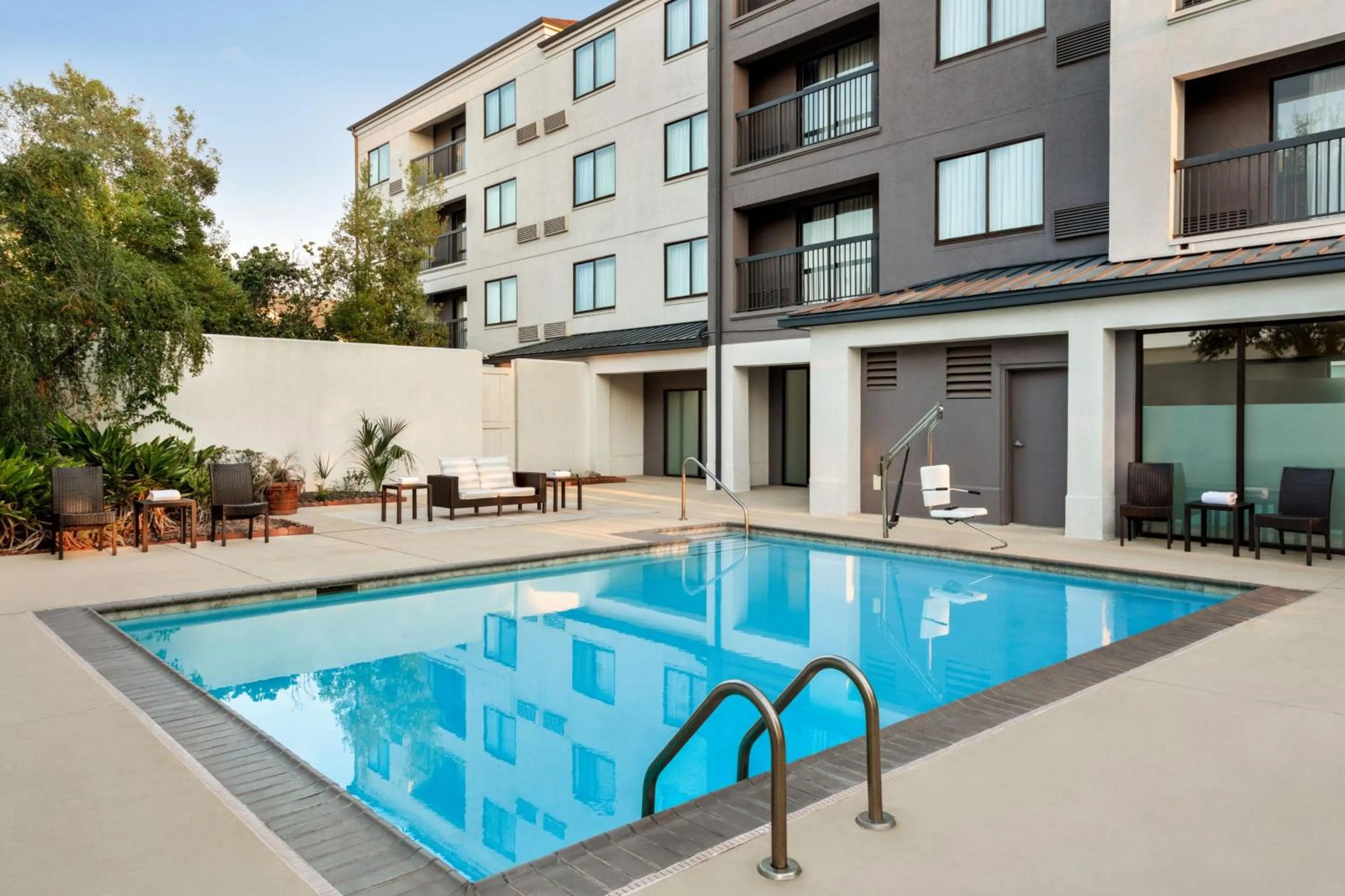 Swimming pool in Courtyard Houston Sugar Land/Stafford