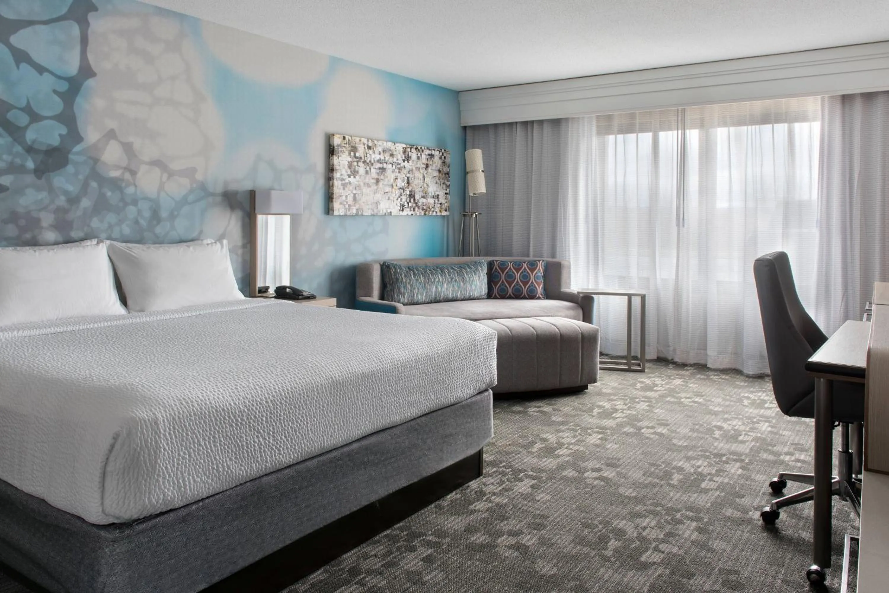 Photo of the whole room, Bed in Courtyard Newburgh Stewart Airport