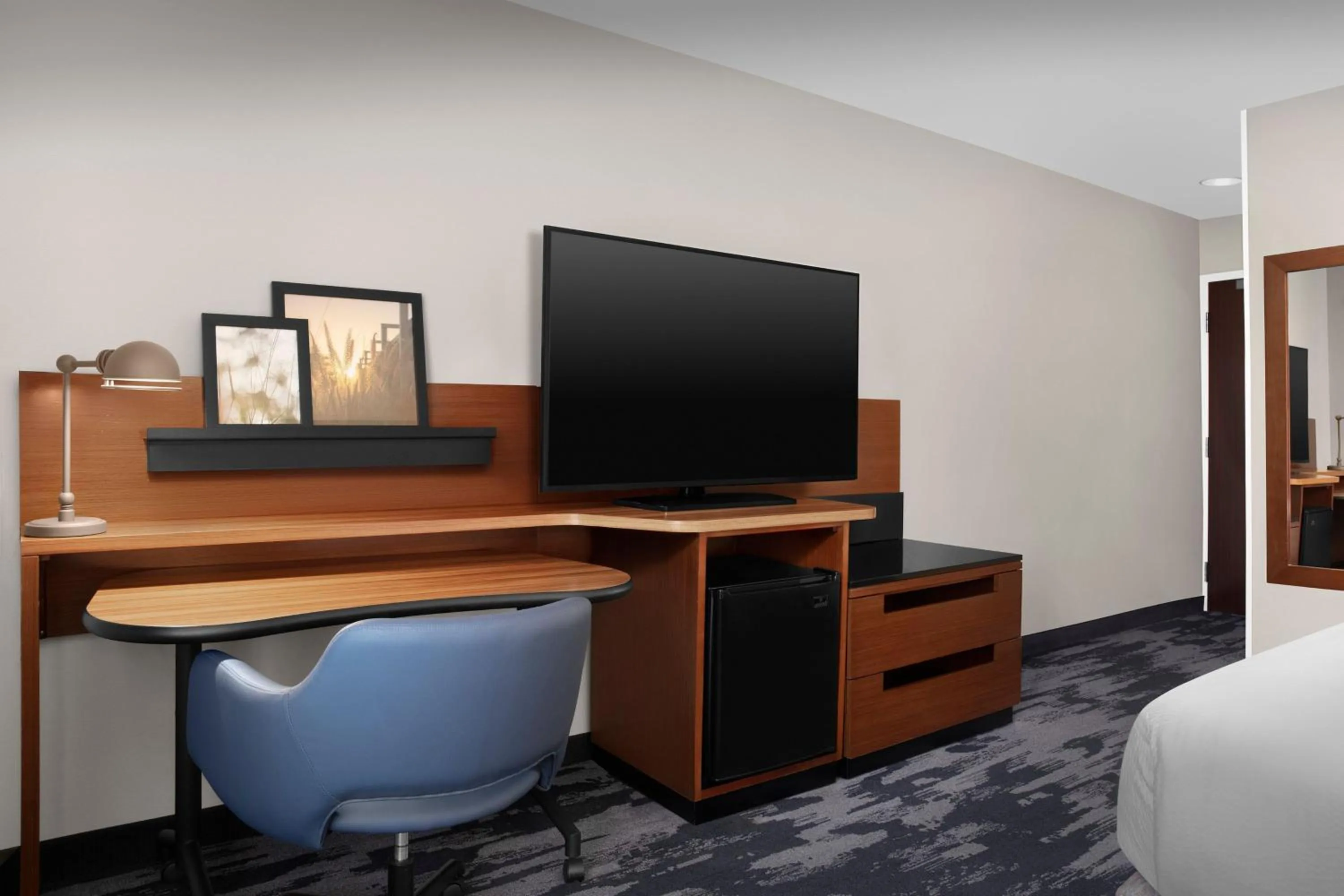 Photo of the whole room, Bed in Fairfield Inn & Suites Dulles Airport