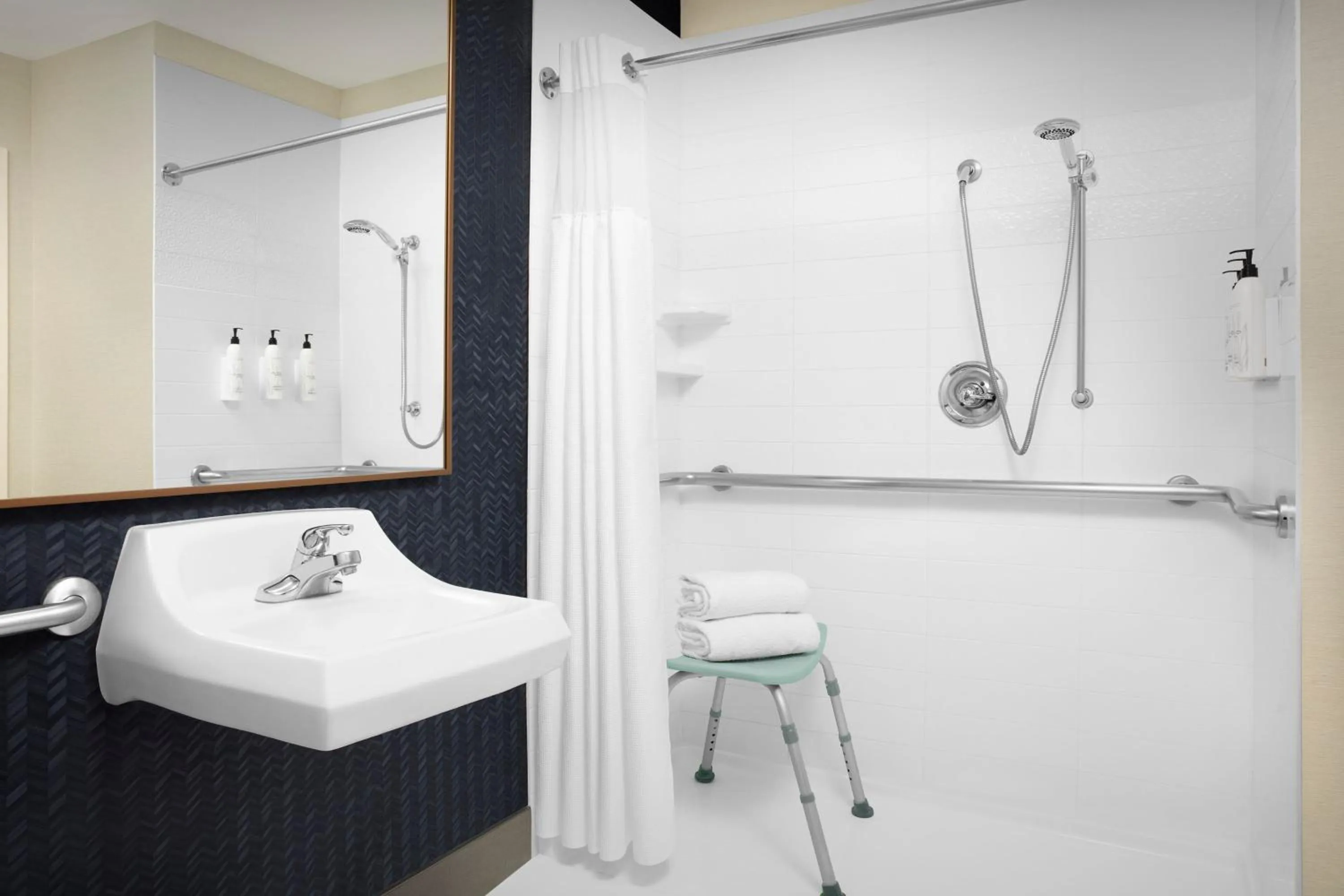 Bathroom in Fairfield Inn & Suites Dulles Airport