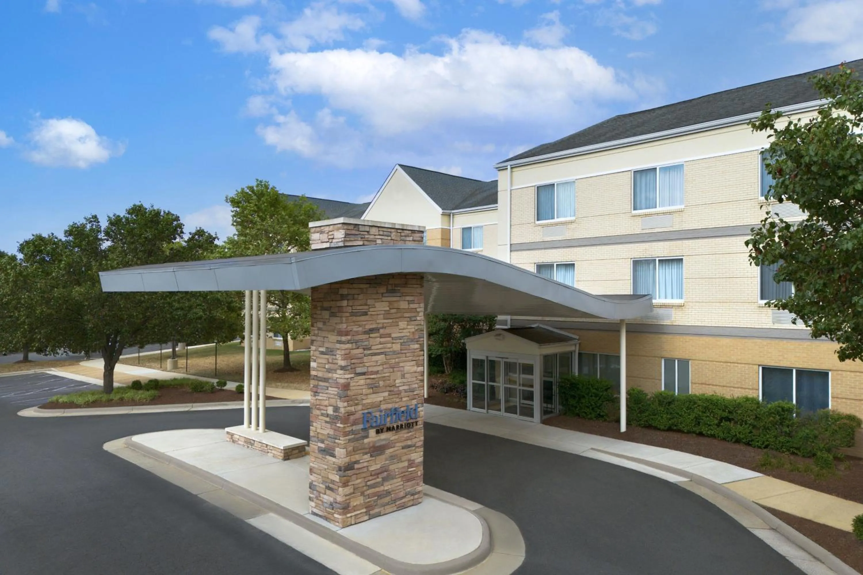 Property building in Fairfield Inn & Suites Dulles Airport